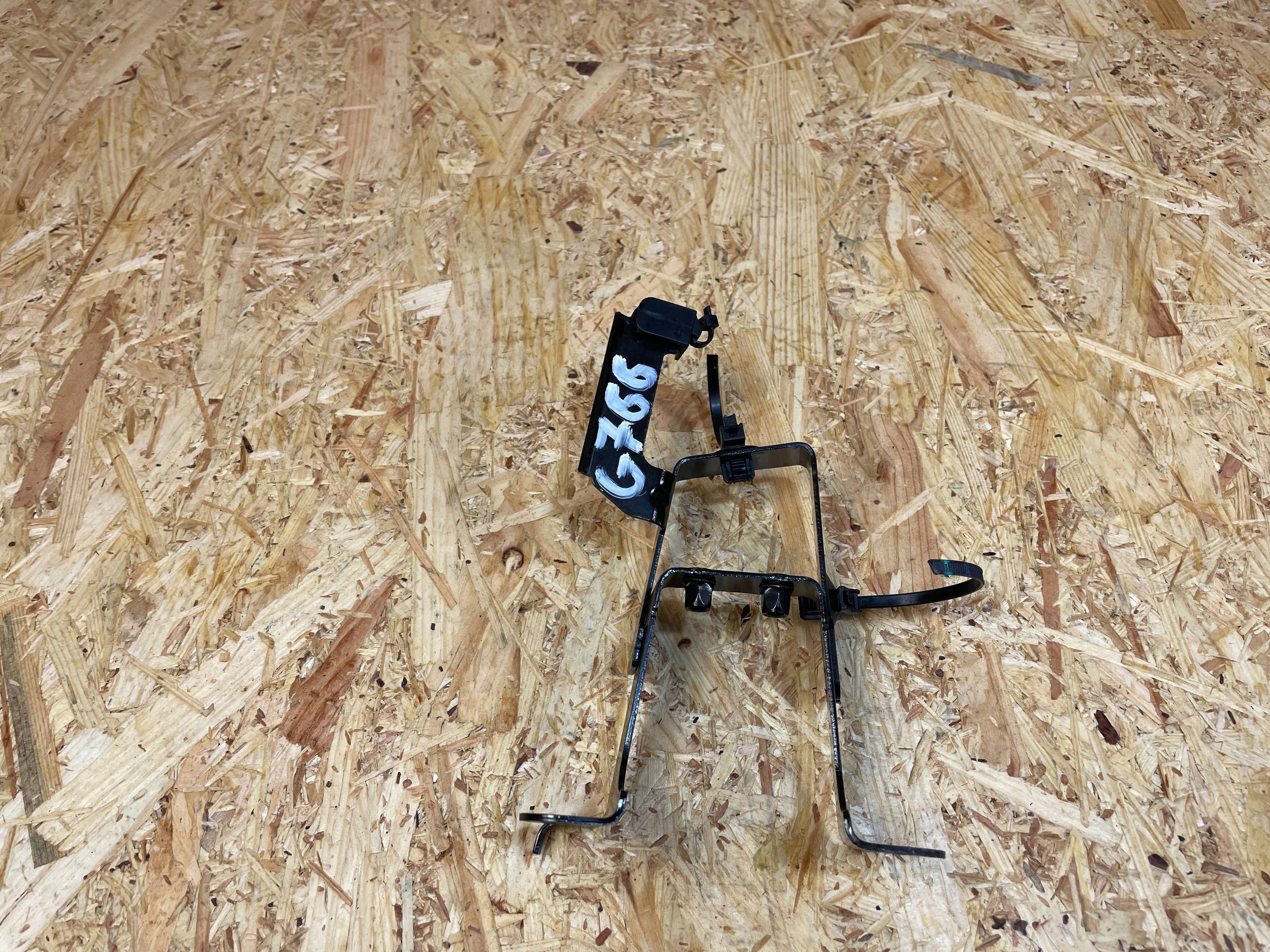 Halter Elektroventil Volvo XC40 C40 32208567 image 5