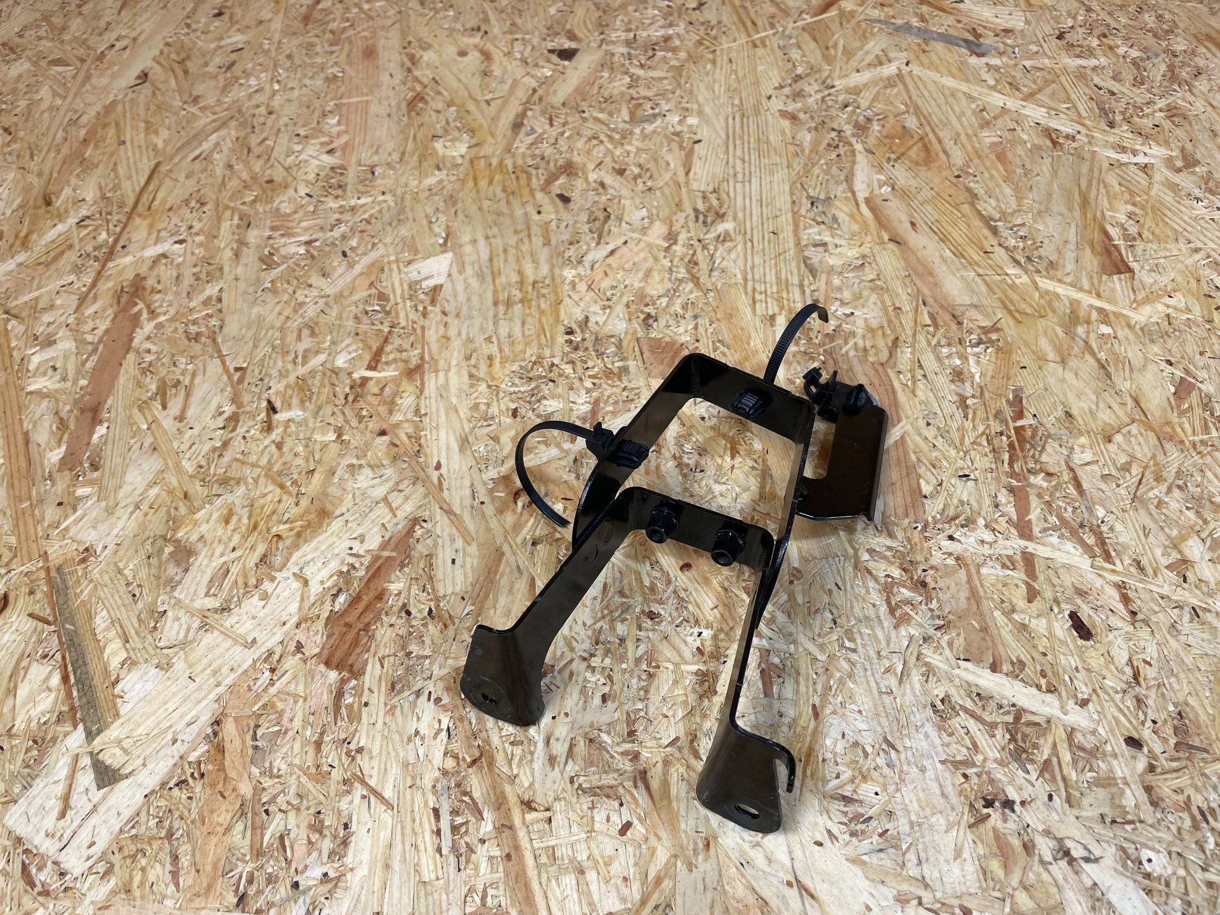Halter Elektroventil Volvo XC40 C40 32208567 image 6
