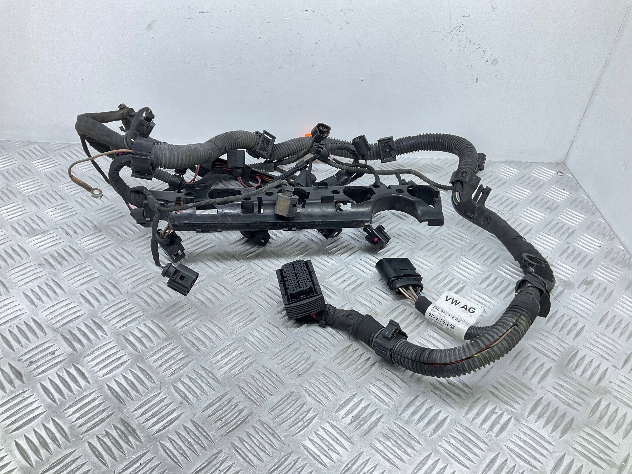 2012 Skoda Rapid (NH) Chicote motor 03C971612BS image 2