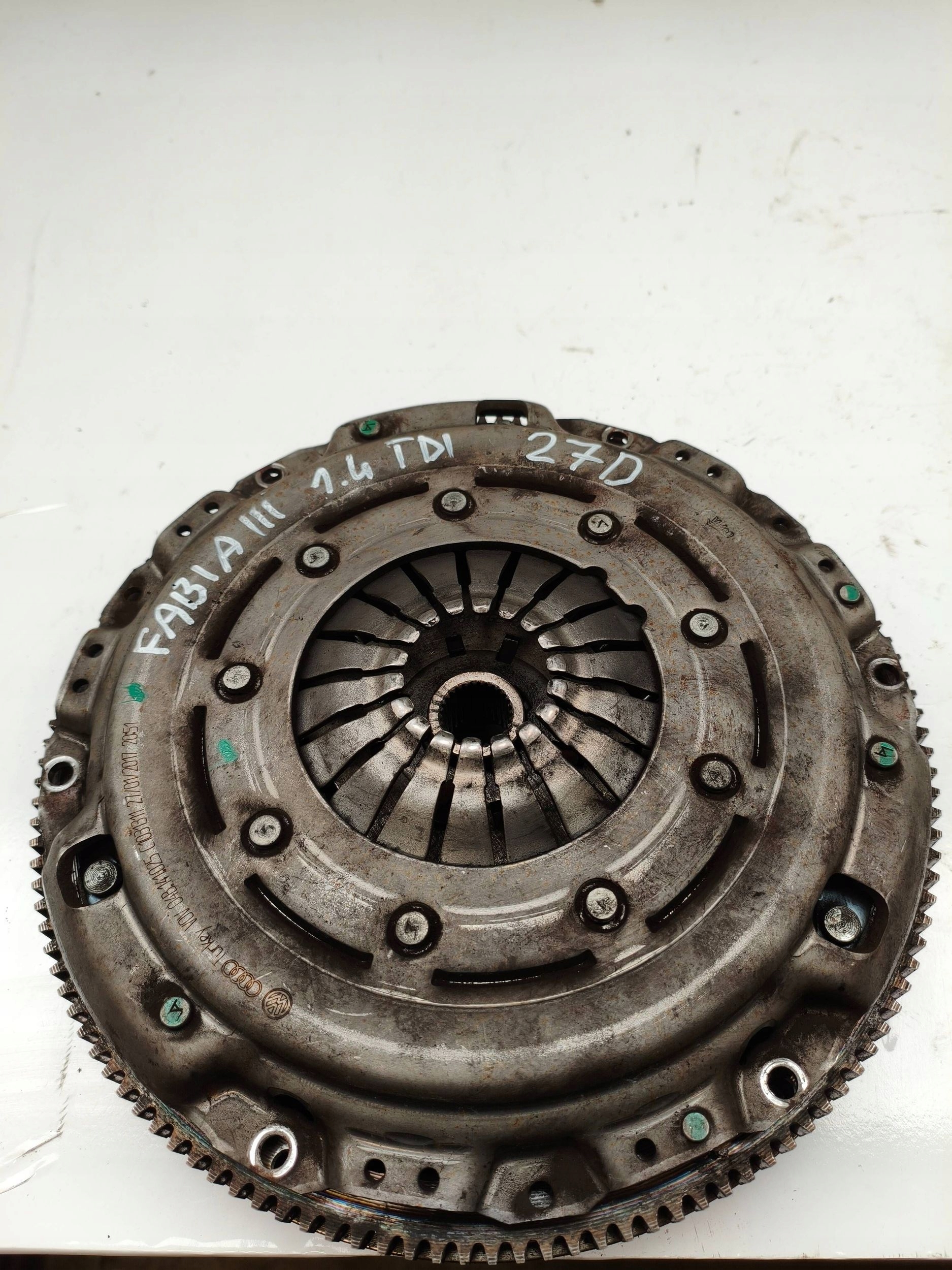 SKODA FABIA MK3 III (NJ) EMBRAYAGE COMPLET DISQUE PLATEAU 04B141025 image 2