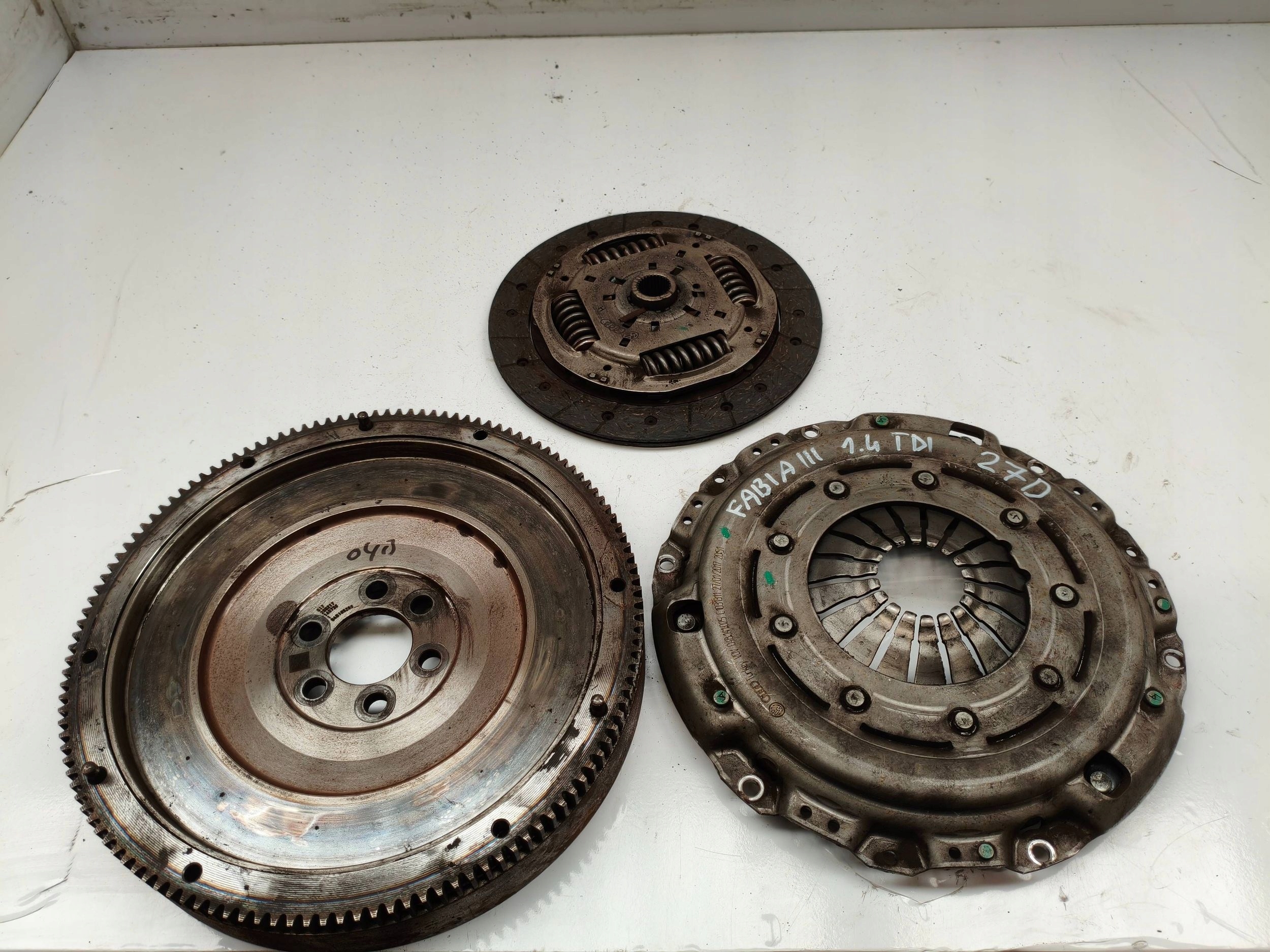 SKODA FABIA MK3 III (NJ) EMBRAYAGE COMPLET DISQUE PLATEAU 04B141025 image 3