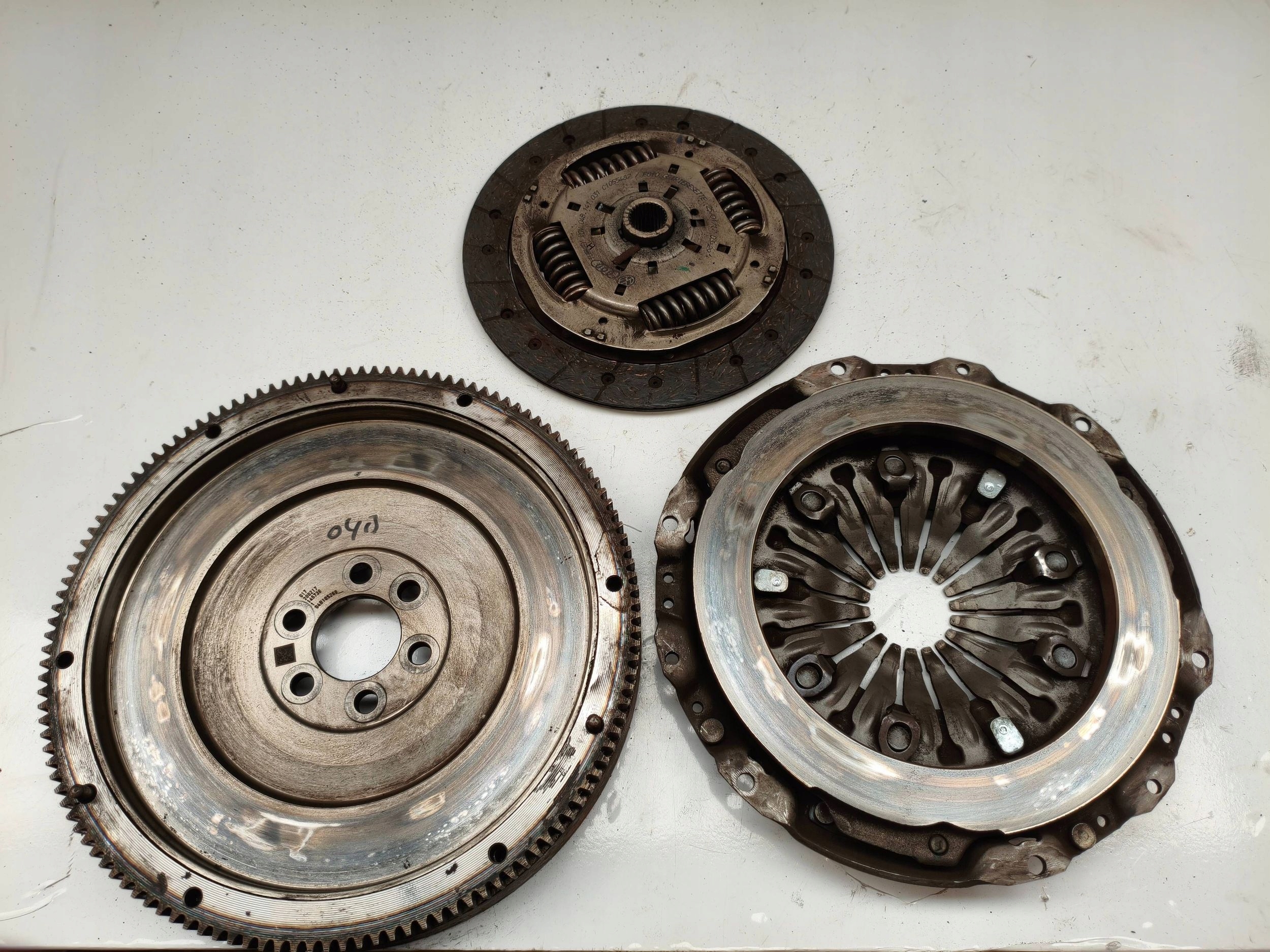 SKODA FABIA MK3 III (NJ) EMBRAYAGE COMPLET DISQUE PLATEAU 04B141025 image 7