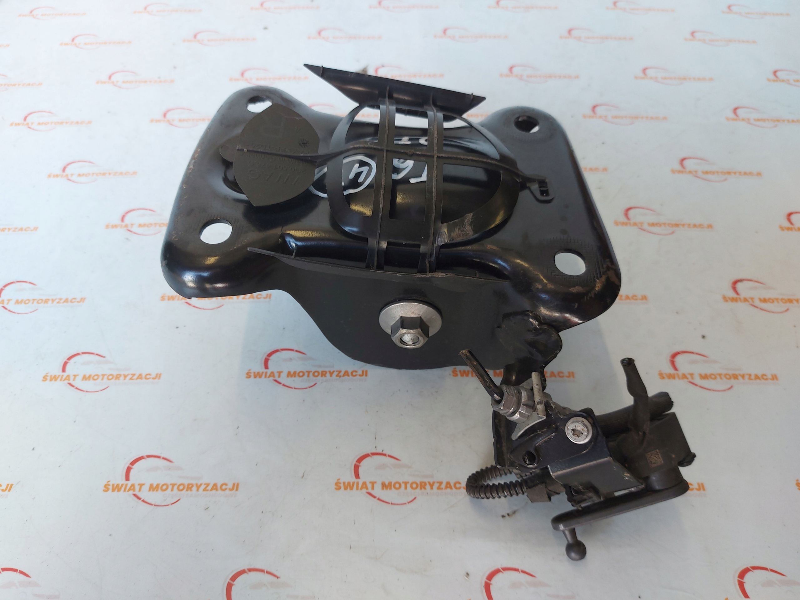 Skoda Kamiq Rear Axle Bracket Used