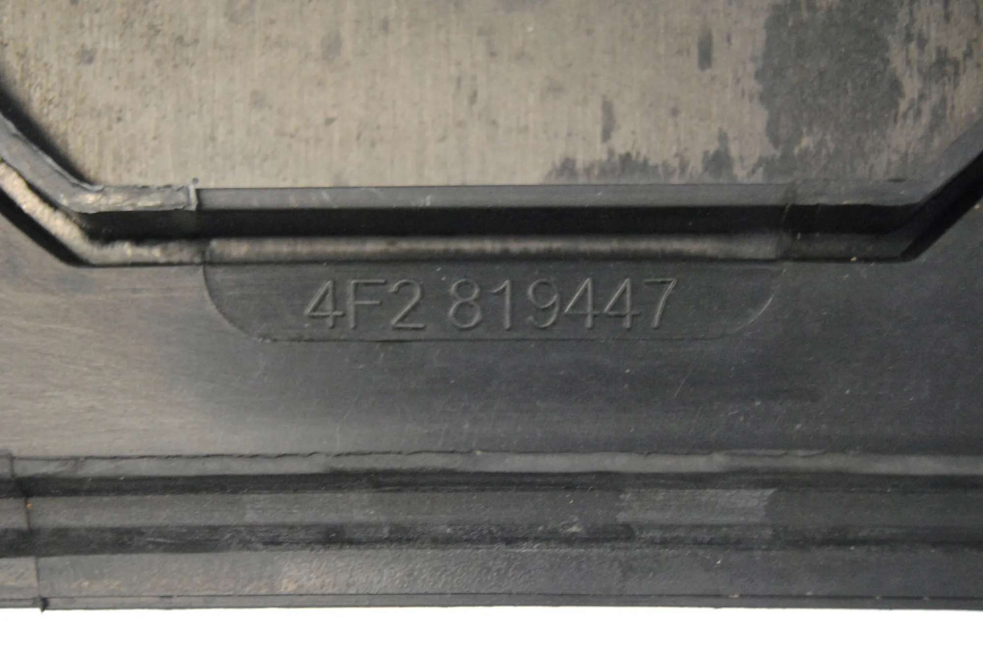 Audi A6 C6 Wiper Panel Used 4F2819447 image 3