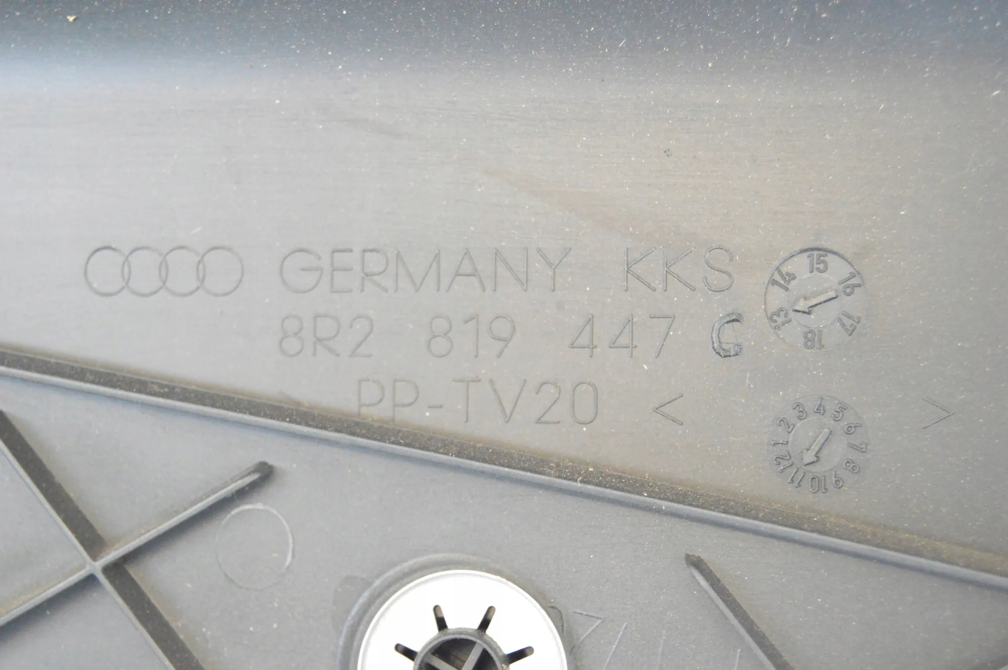 Audi Q5 8R Scheibenwischer-Abdeckung 8R2819447C image 3