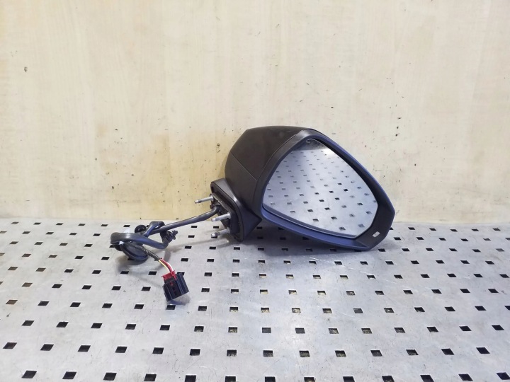 Audi A3 8V Sedan oikea peili 6-pin LZ3M