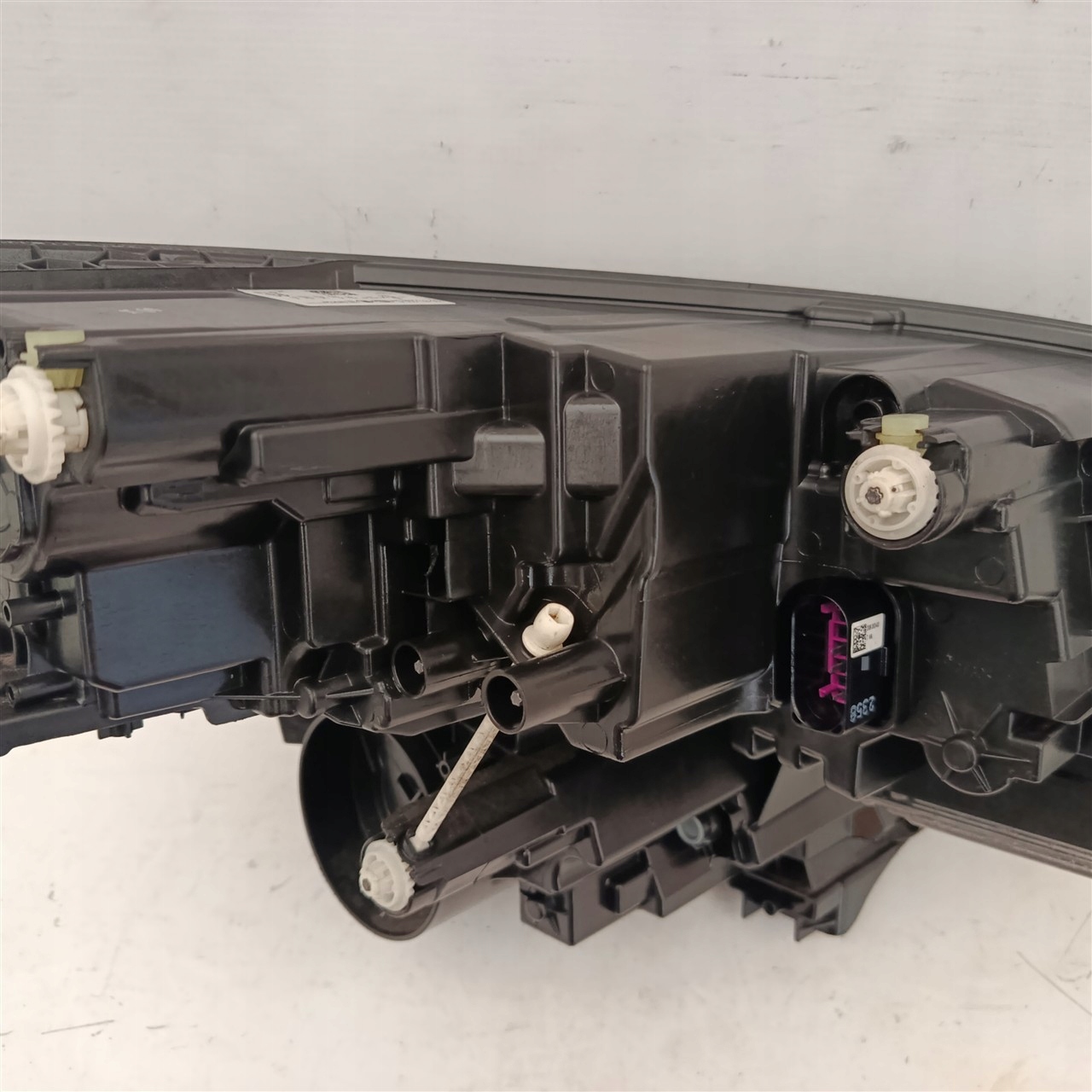 Lâmpada Esquerda Dianteira Skoda Kodiaq 566 Full LED 566941015E image 6