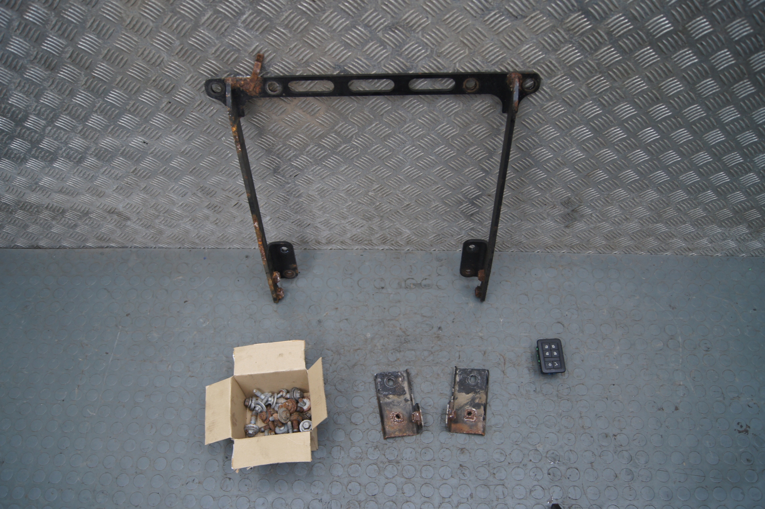 Dragkrok Range Rover L405 OEM 323105624002