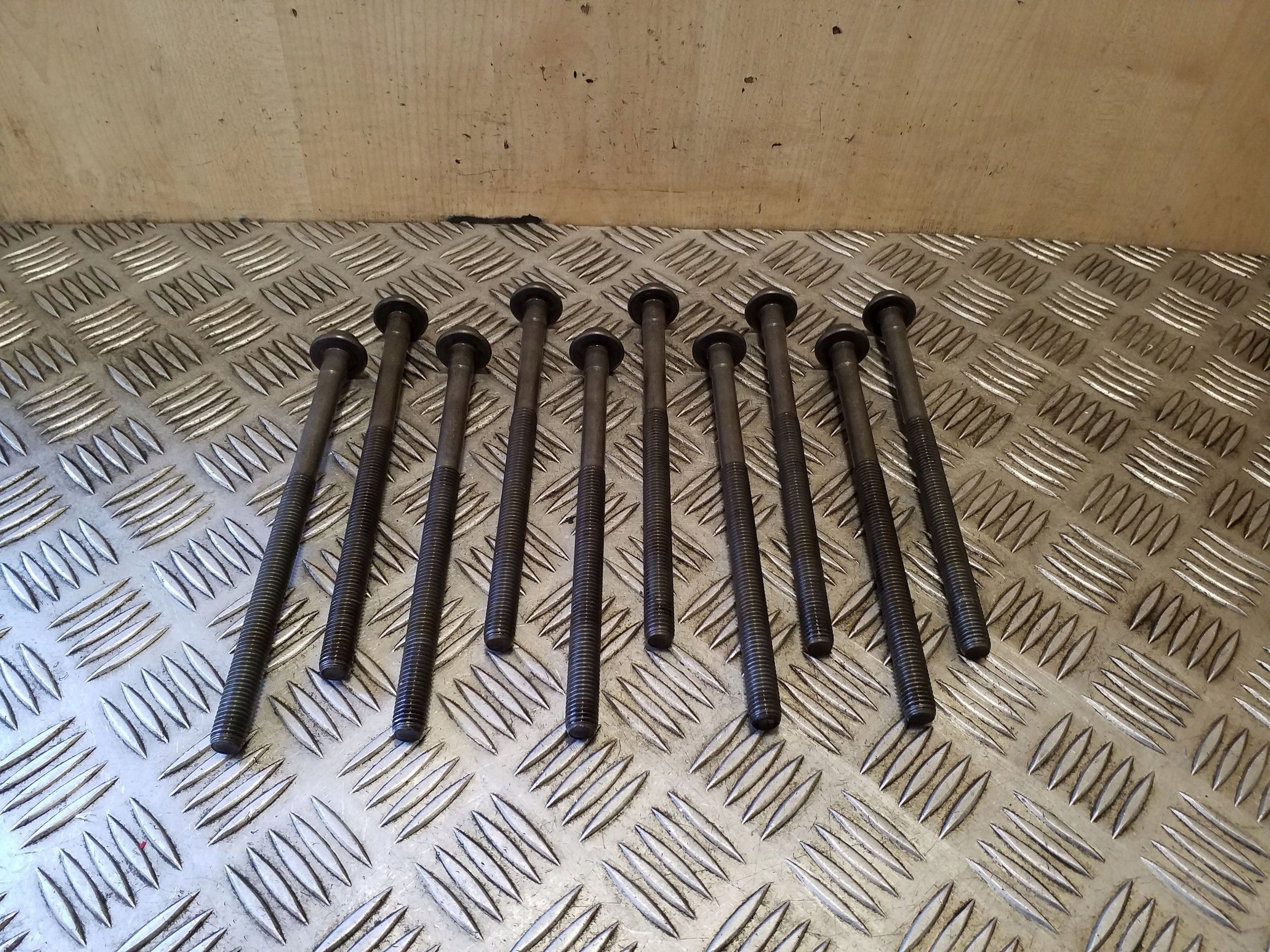 Tornillos para culata Volvo XC90 OEM VAL185809 image 4