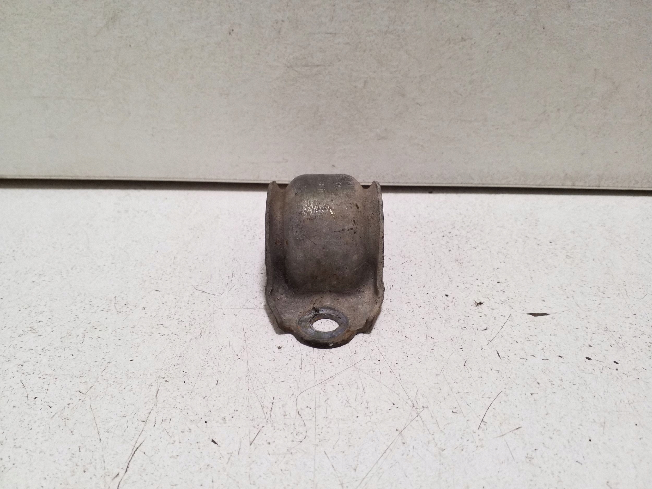 Främre höger stabilisatorfäste AUDI A4 AVANT (8ED, B7) 4D0411336D image 4