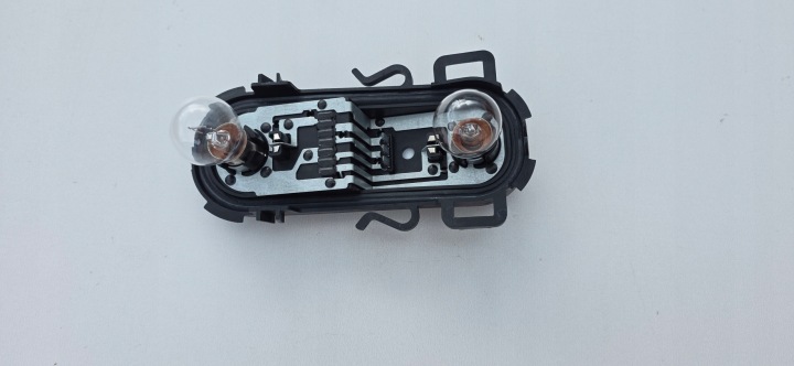 BMW X1 F48 Takavalojen sisäkkeet Oikea Vasen 63217456407 7456407 H7