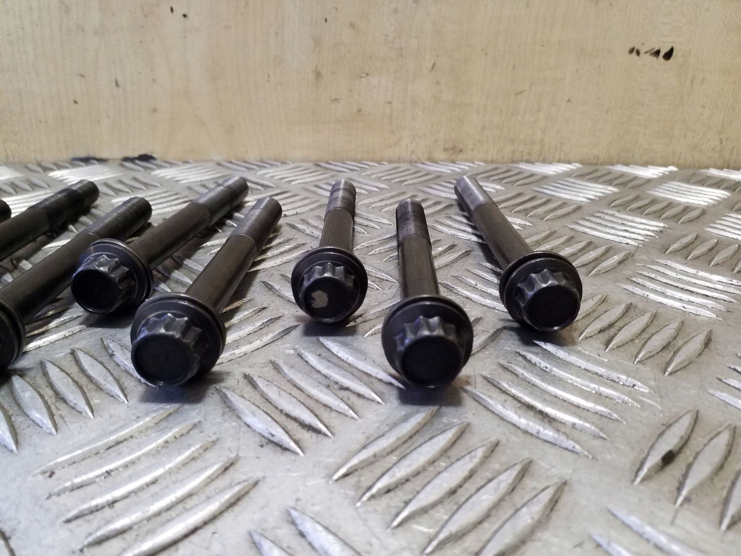 Tornillos de culata Mitsubishi Pajero OEM VAL117317 image 4