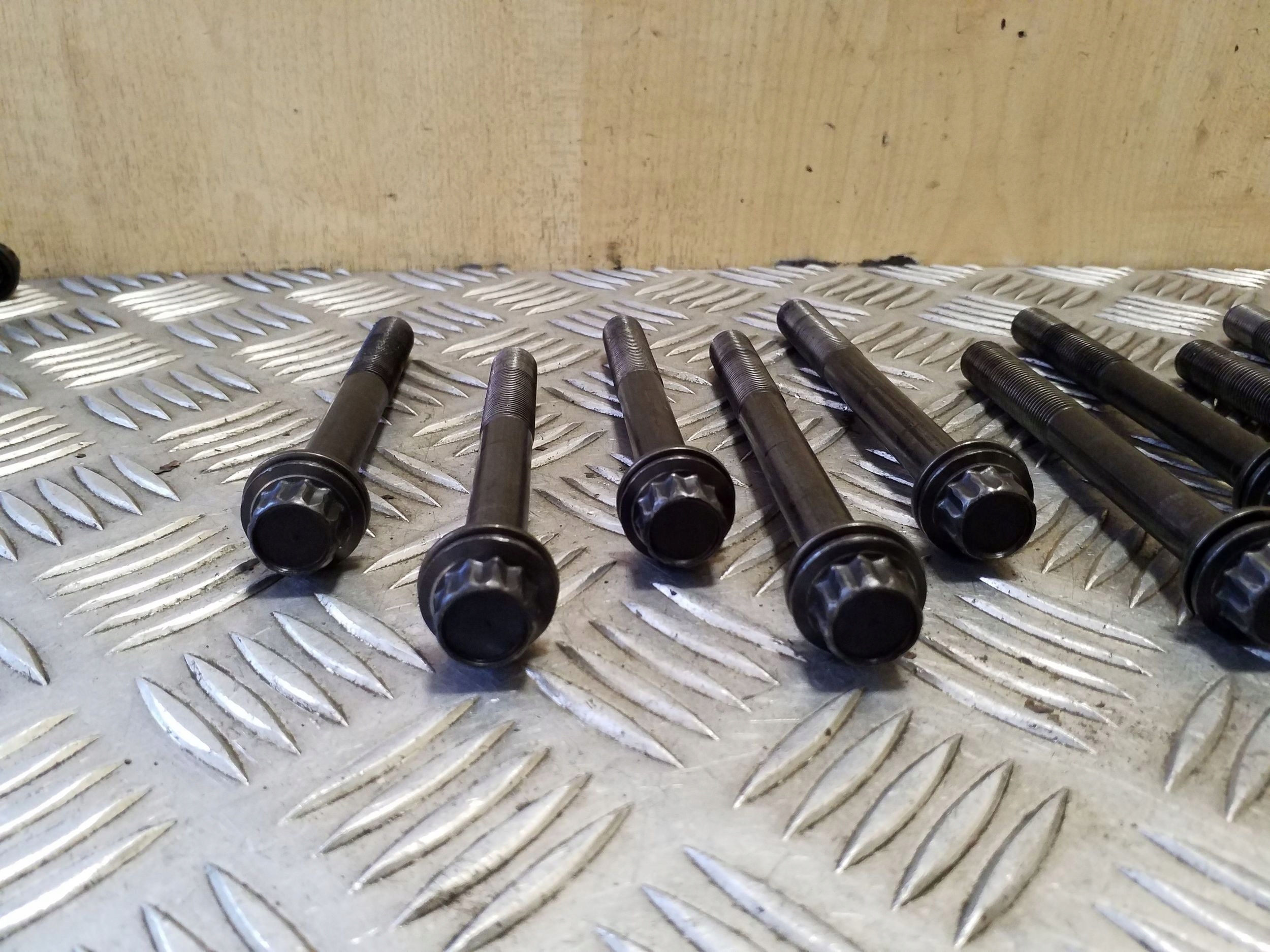 Tornillos de culata Mitsubishi Pajero OEM VAL117317 image 5