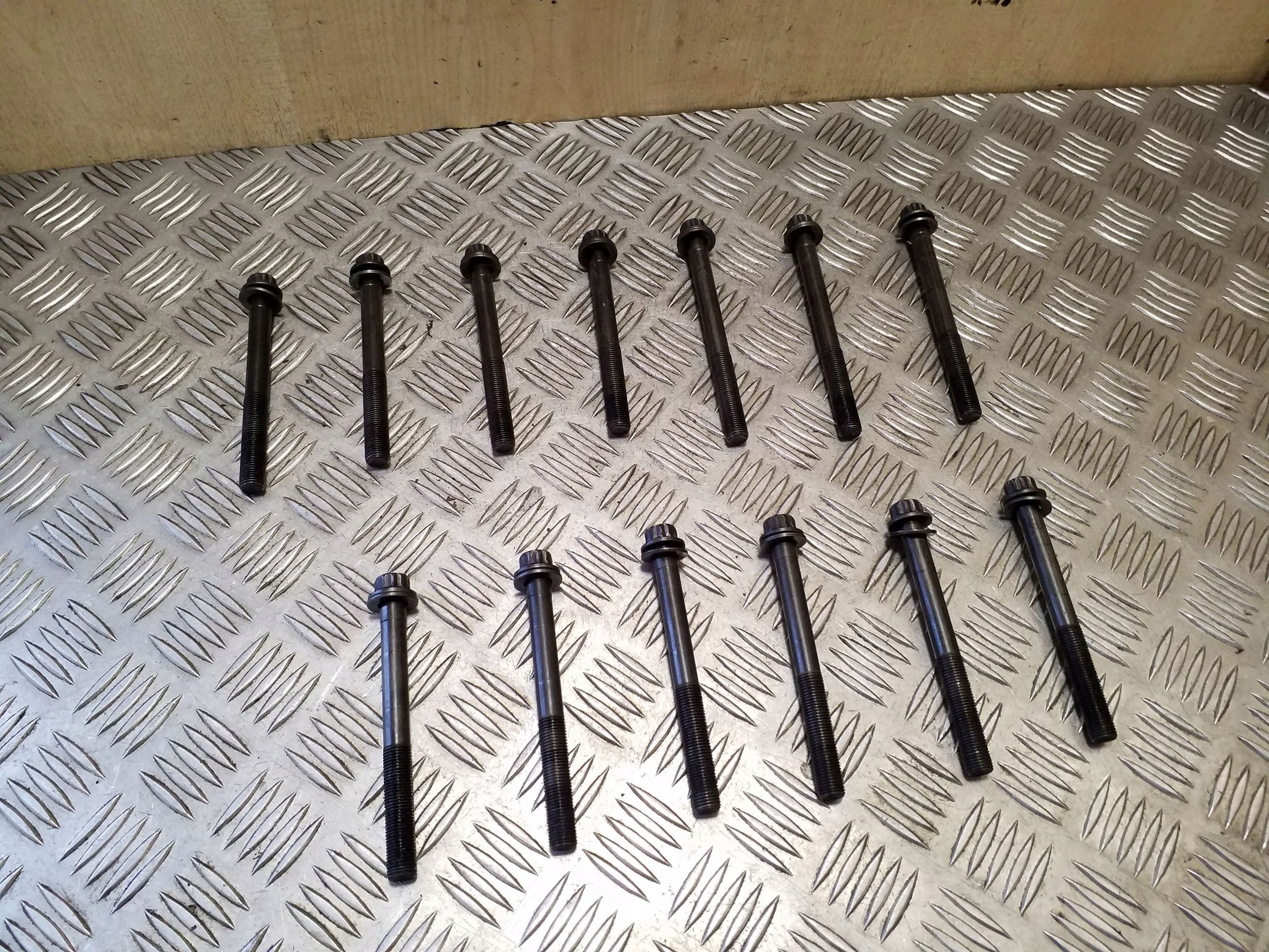 Tornillos de culata Mitsubishi Pajero OEM VAL117317 image 6