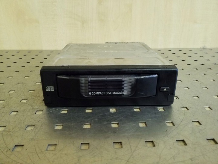 CD-vaihtaja BMW 5 (E60) 6512913185002 2.2L bensa 125kW 2006