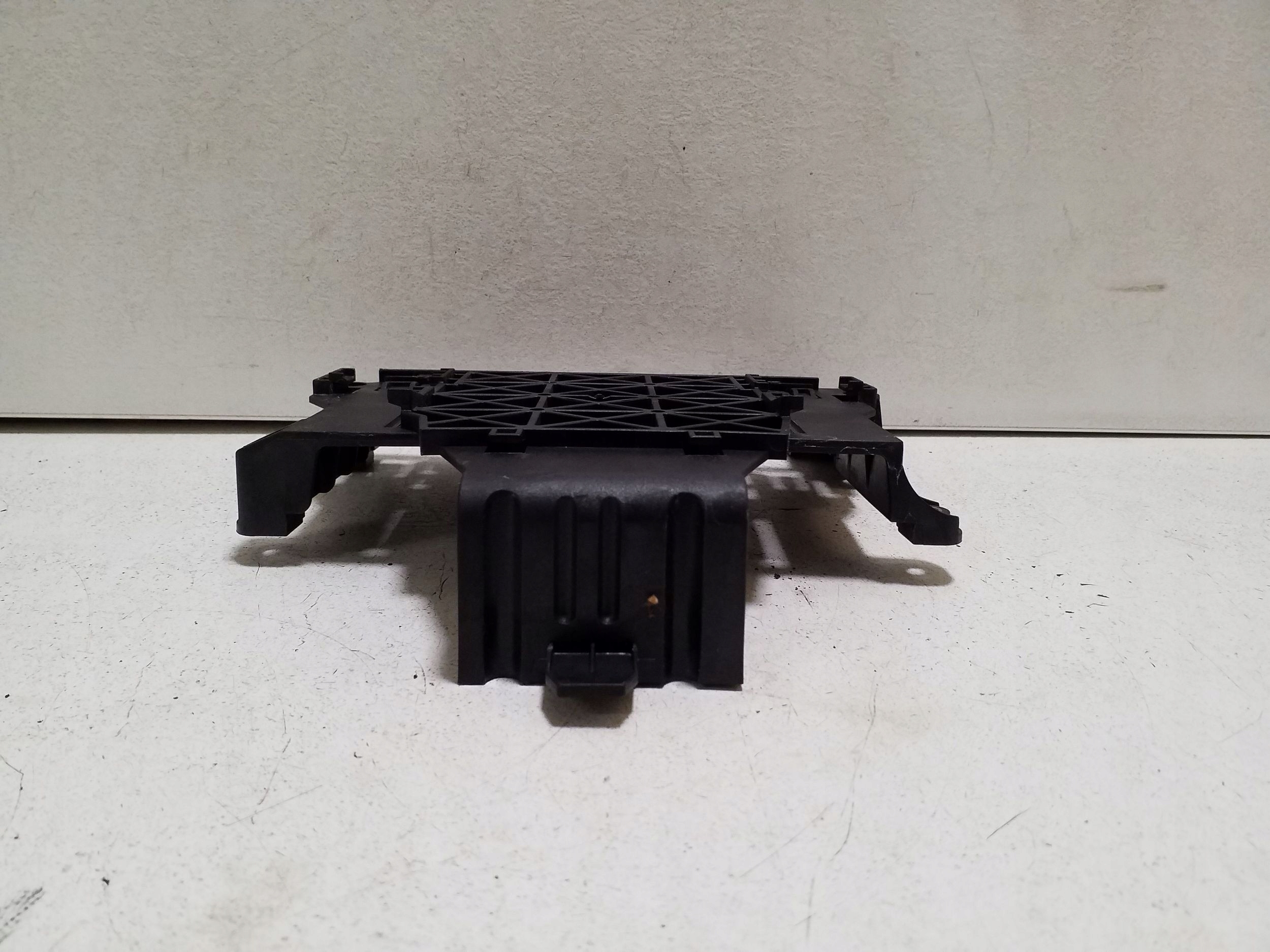 Engine Computer Mount Volvo V60 6G9N17108A image 4