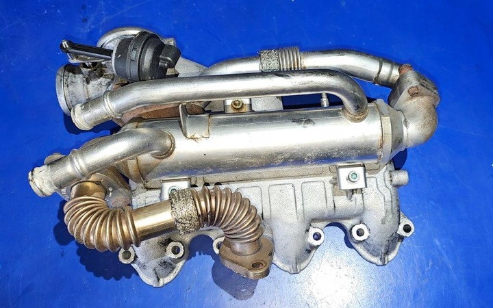 Ansaugkrümmer 038129713AD Abgaskühler VW-Audi 2,0 TDI