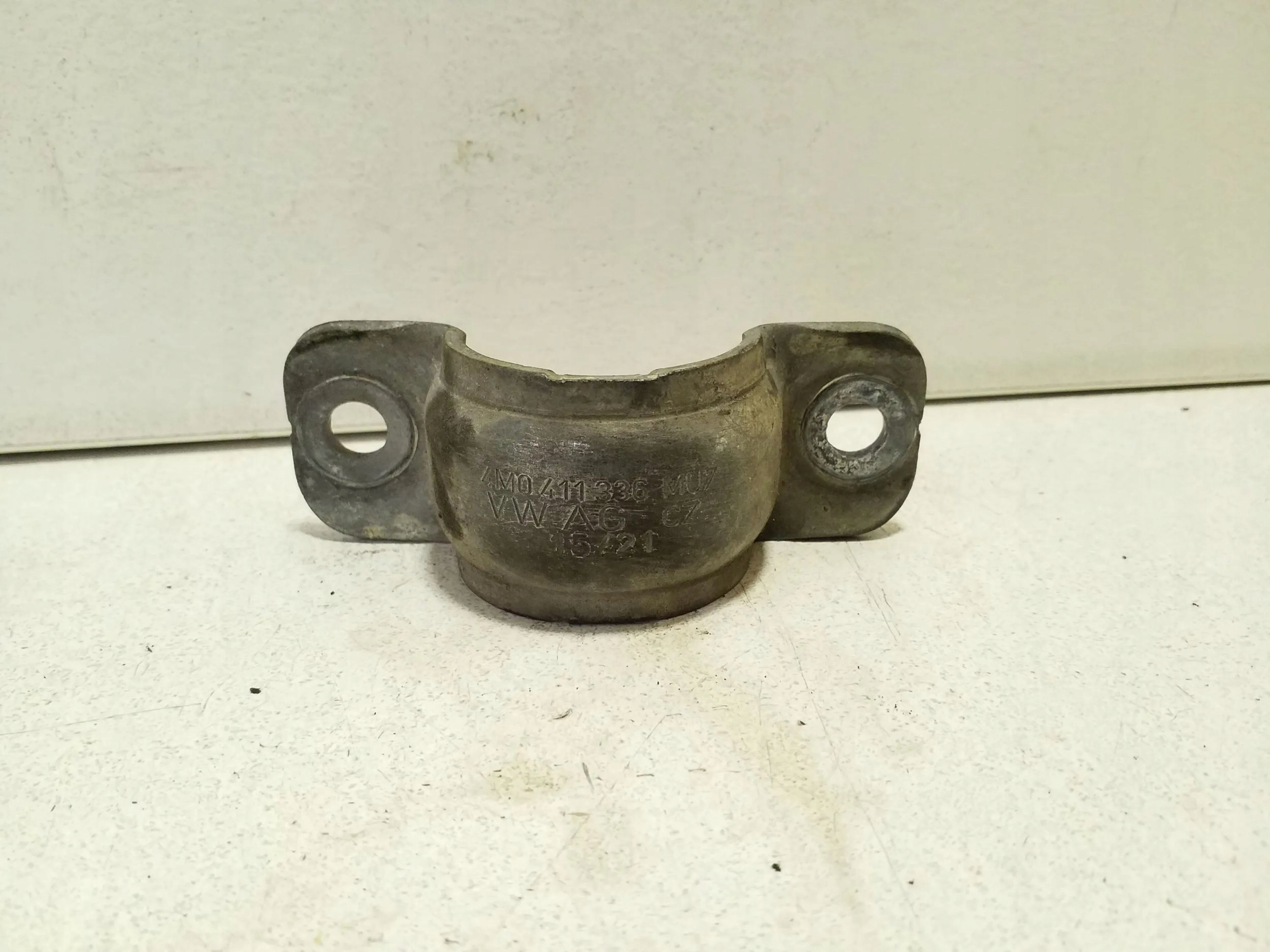 Audi e-tron Collier de stabilisateur avant 4M0411336 image 2