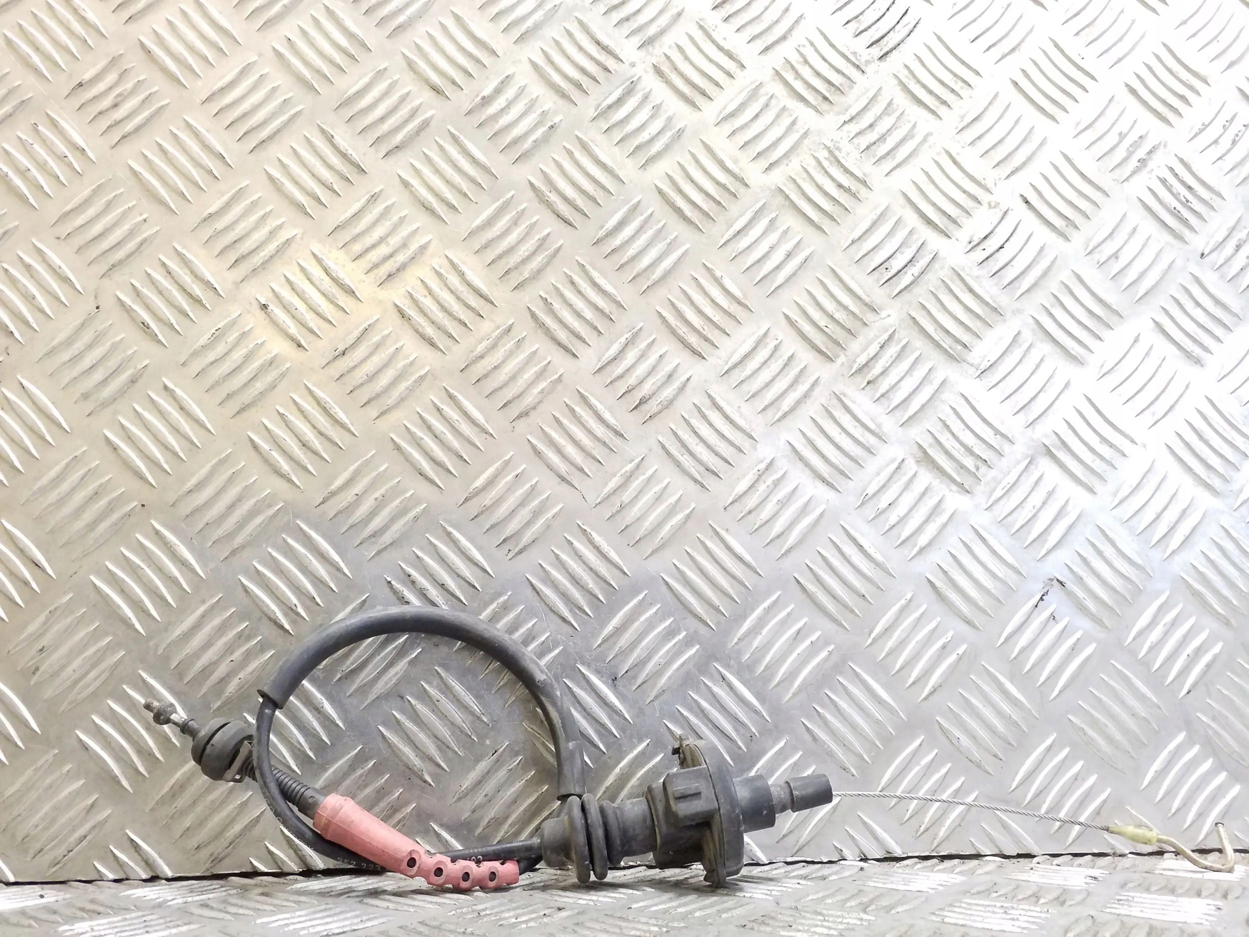 VW Passat B4 Throttle Cable 357223555A Used image 2