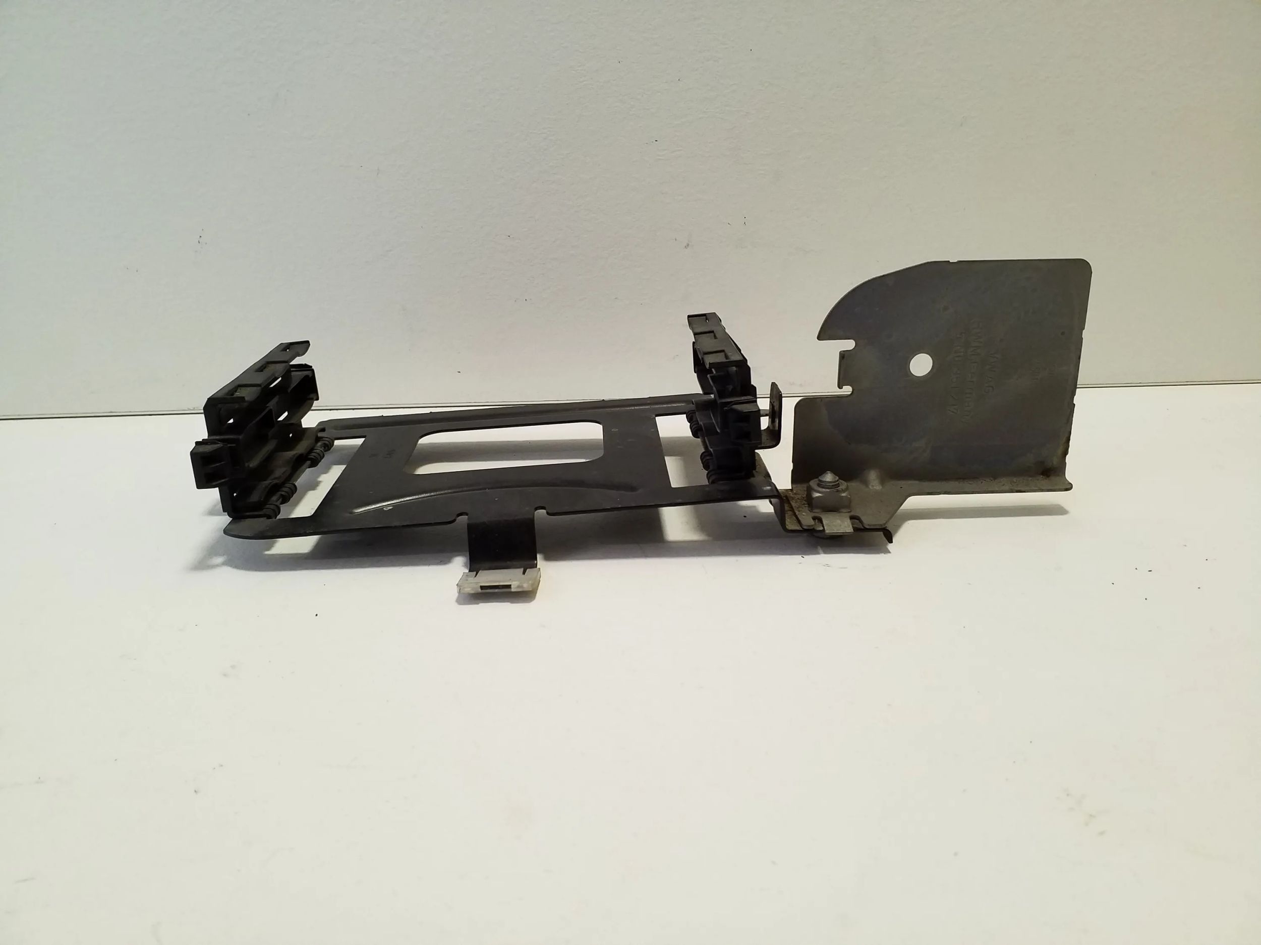 Supporto ECU Audi Q3 8U 5N0906214B Usato