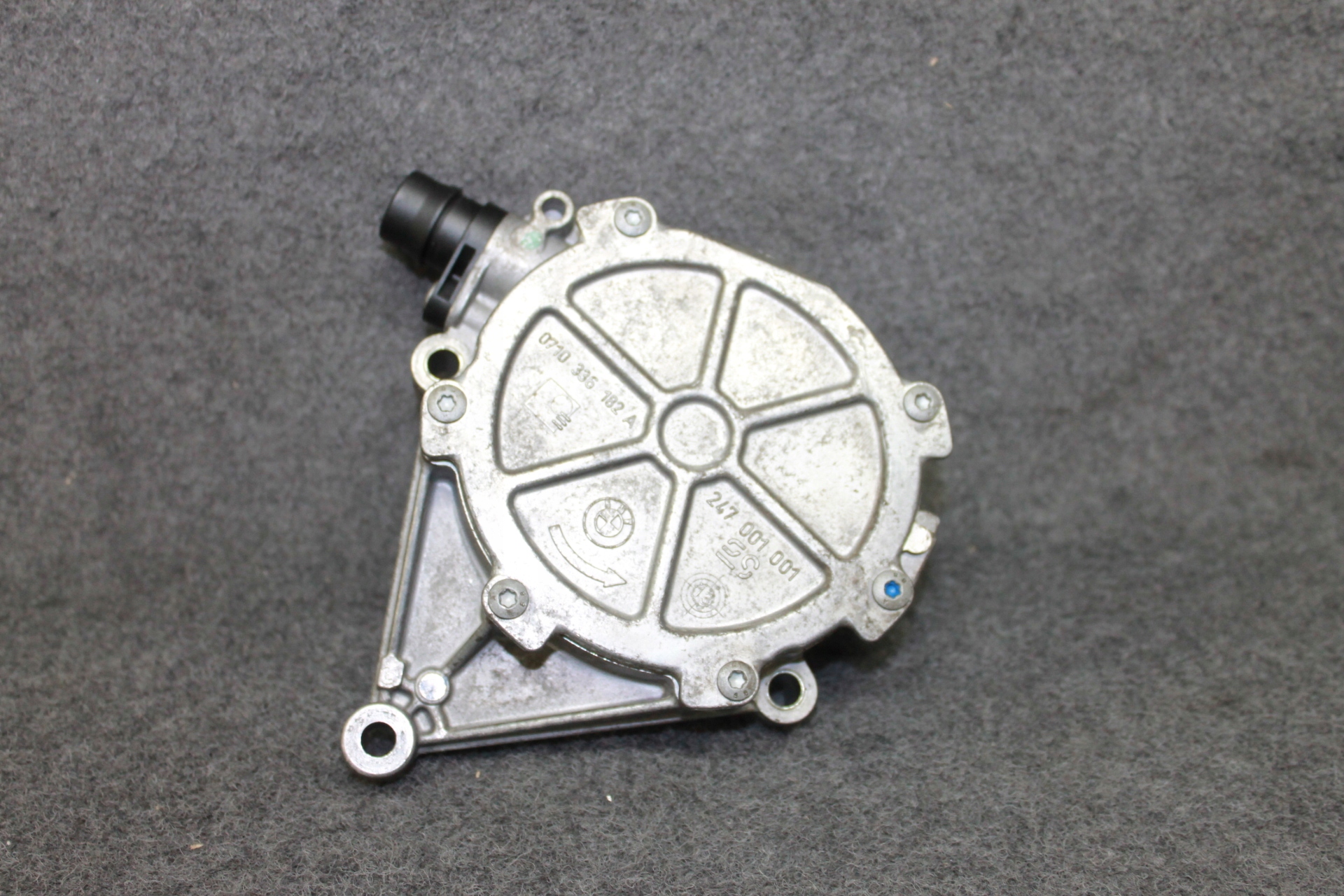 Bomba Vacum BMW N20 N26 Usada OEM 7622380 image 2