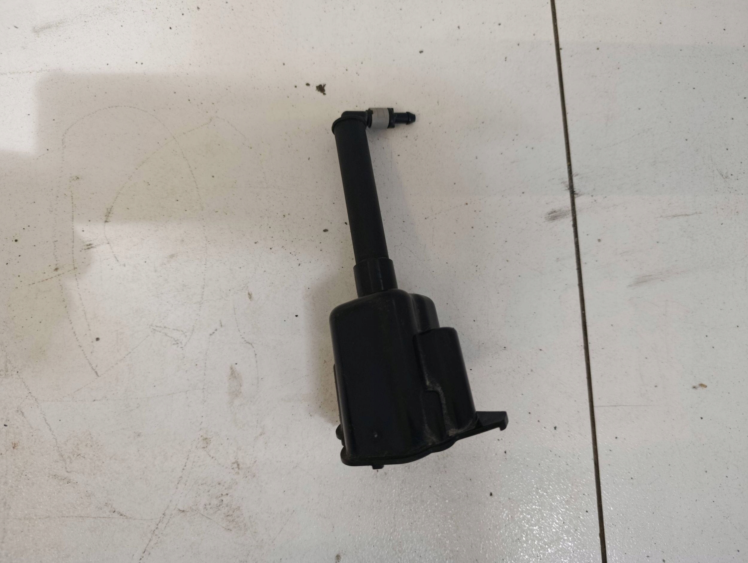 Headlamp sprayer right front Renault Alaskan Navara NP300 D23