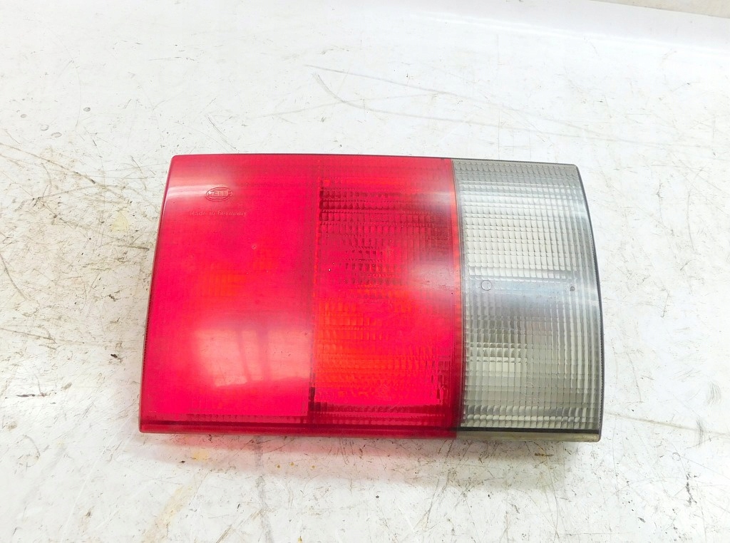 AUDI 80 B4 2.0 B 94r LAMPA BACK
