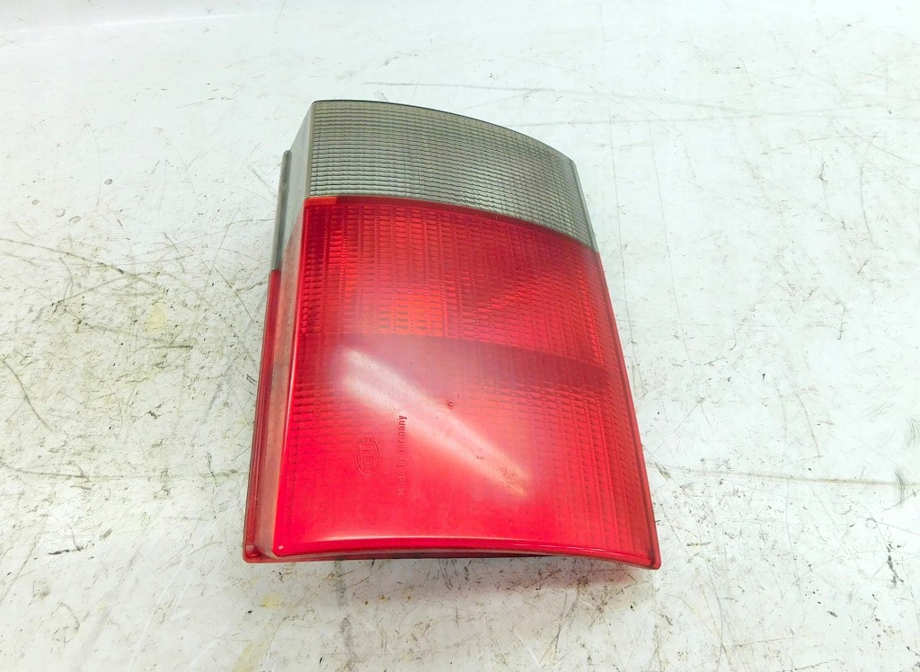 AUDI 80 B4 2.0 B 94r LAMPA BACK image 3