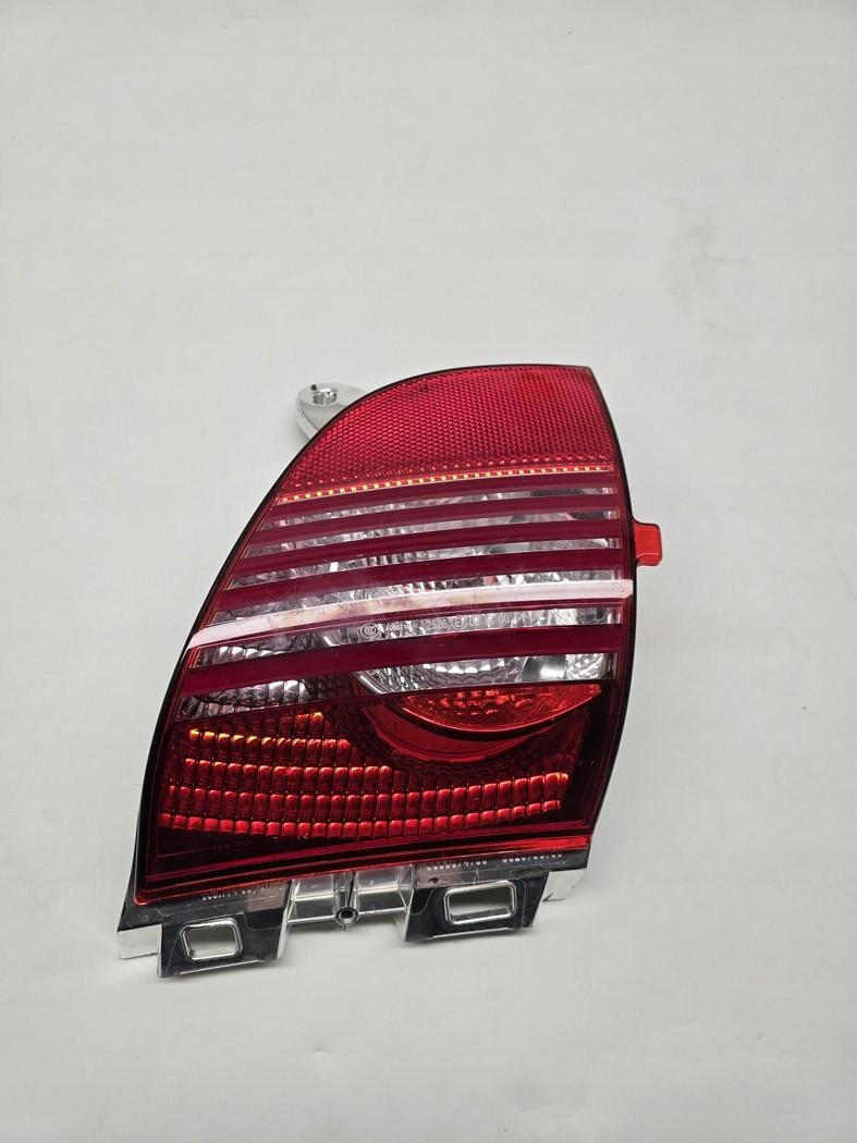 Lanterna Traseira Peugeot 2008 I Usada OEM 2NR009774 image 2