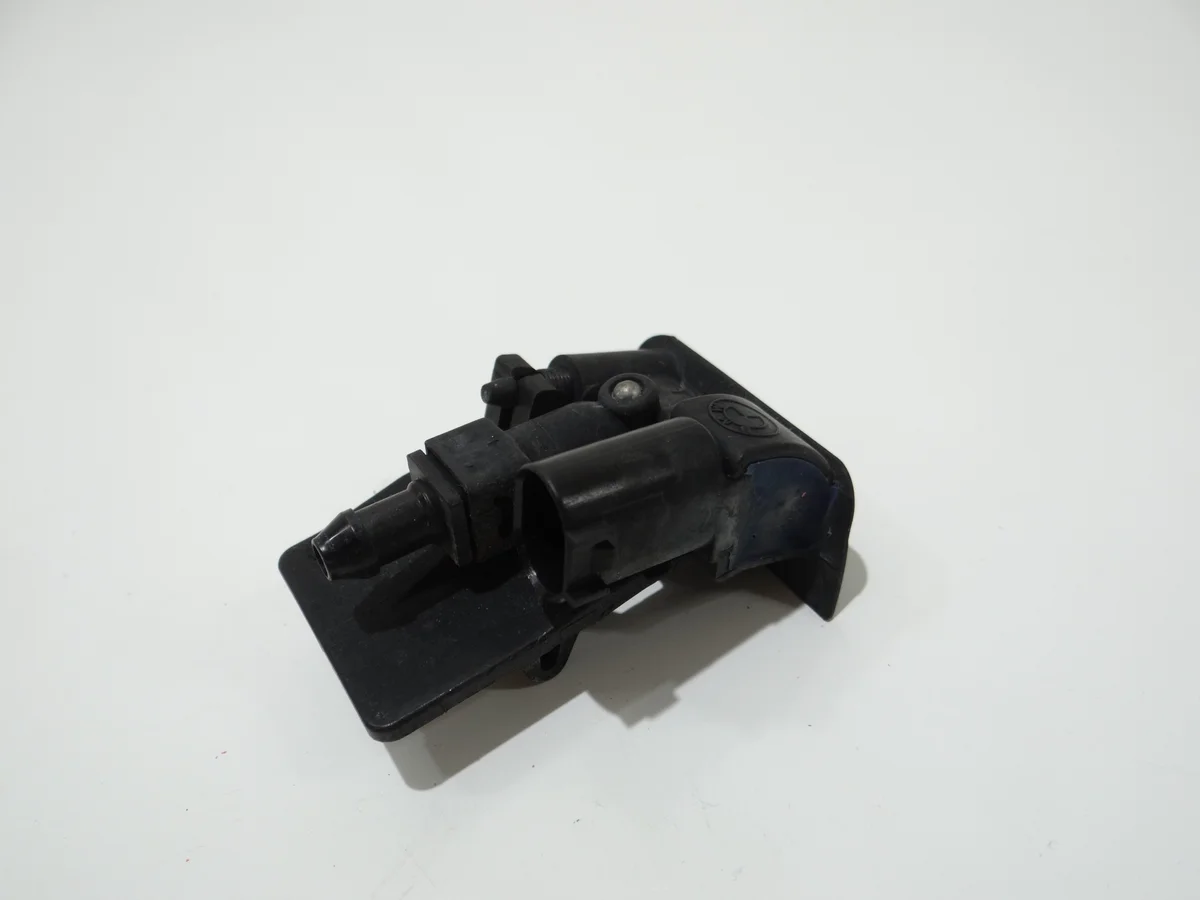 BMW X1 E84 pesurin suutin OE 2993995 image 4
