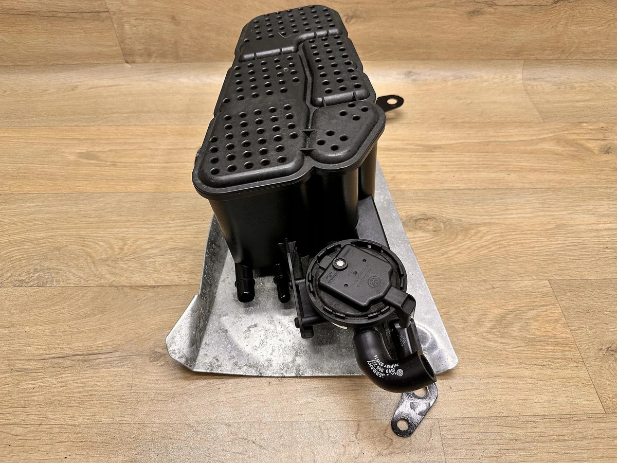 Audi A4 B9 8W 2.0 TFSI Aktivkohlebehälter image 4