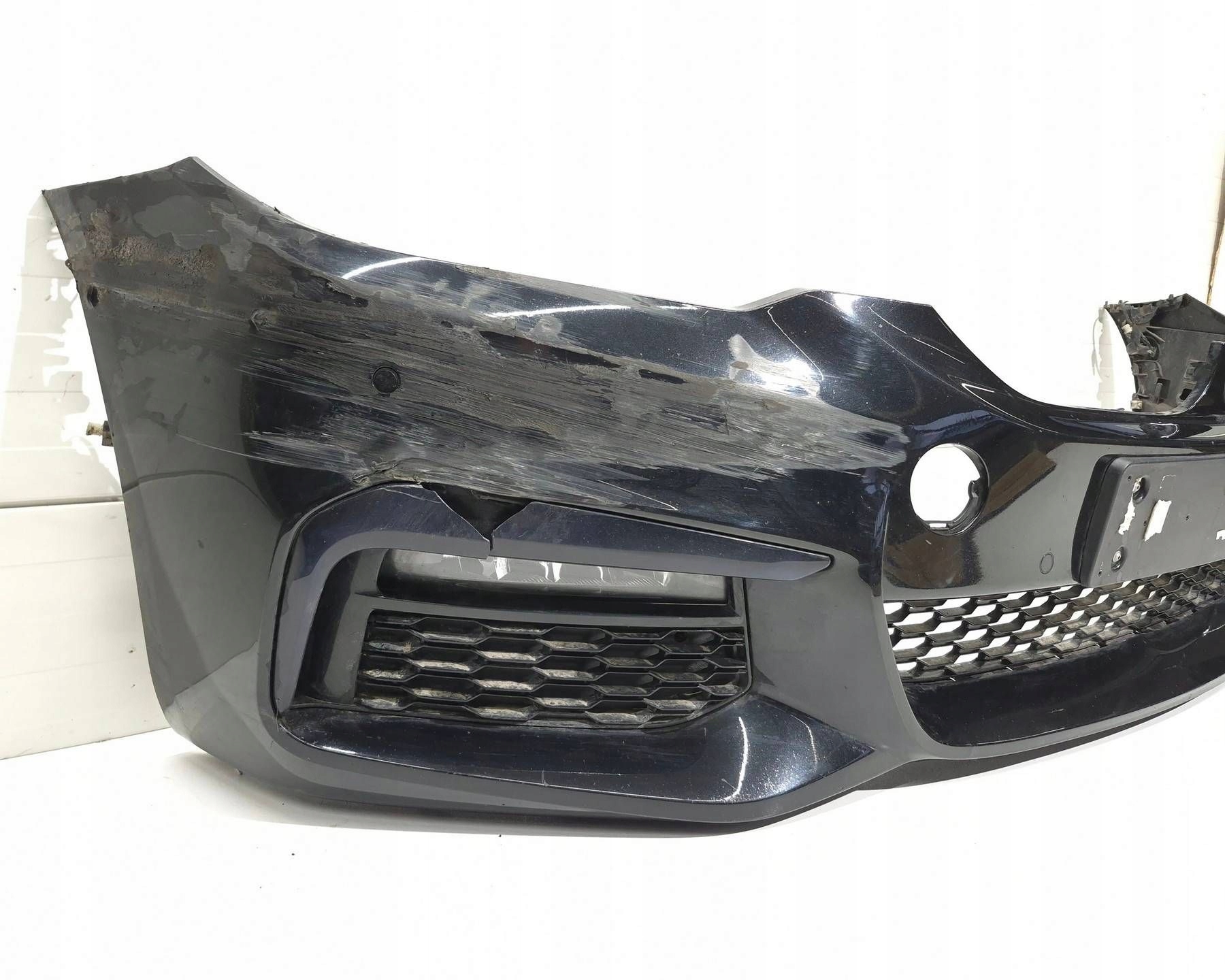 Puskuri eteen BMW 5 G30 G31 M-Paketti image 3