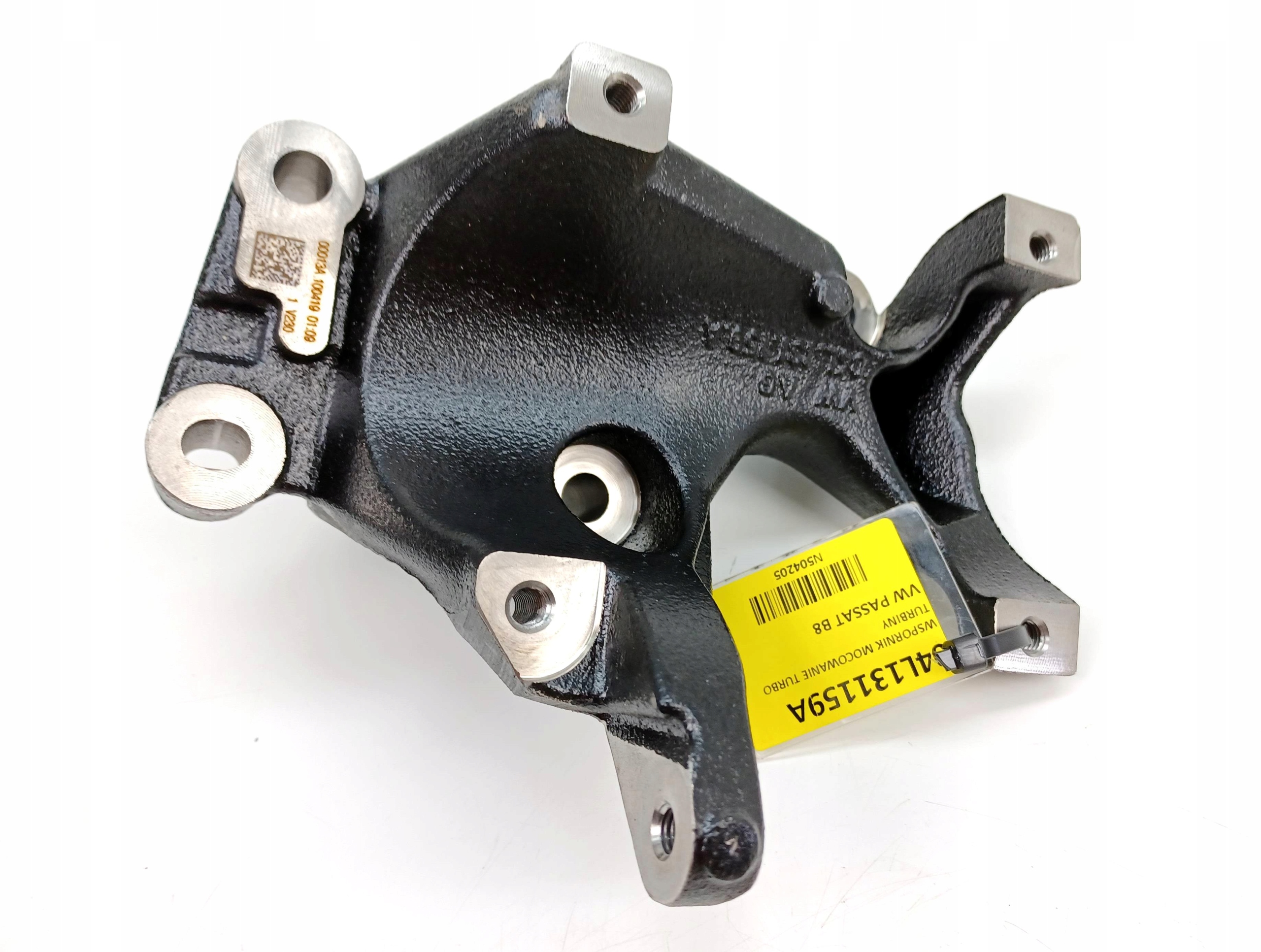 Turbo steun VW Passat B8 04L131159A image 2