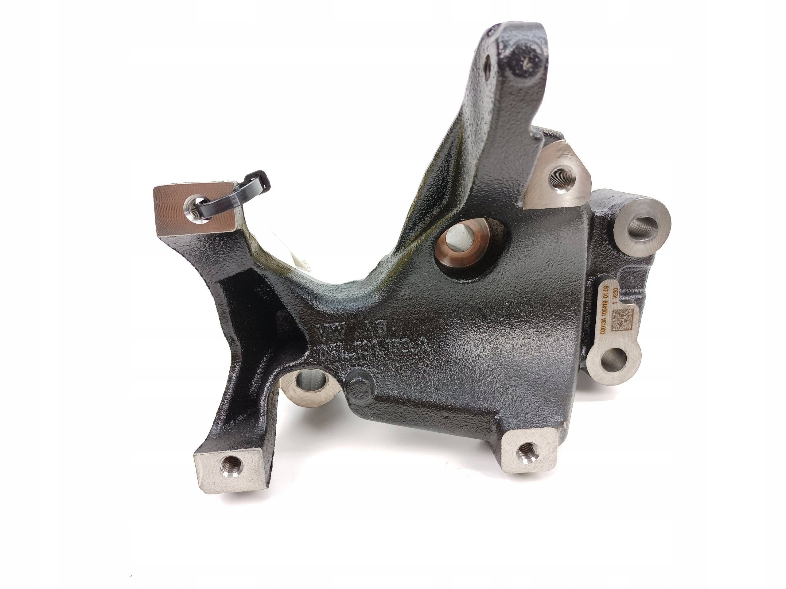 Turbo steun VW Passat B8 04L131159A image 4