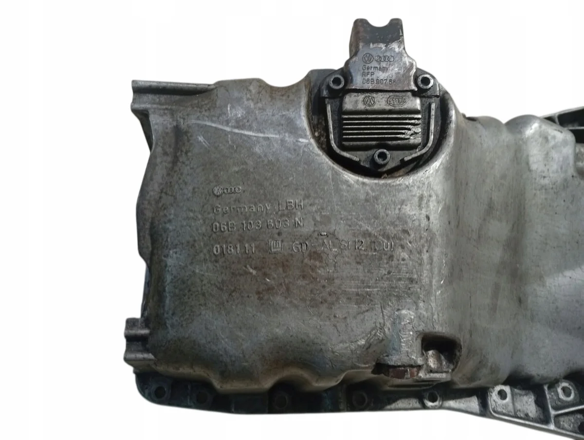 Oljefat Audi A6 1.9TDI 1997-2001 06B103603N image 5