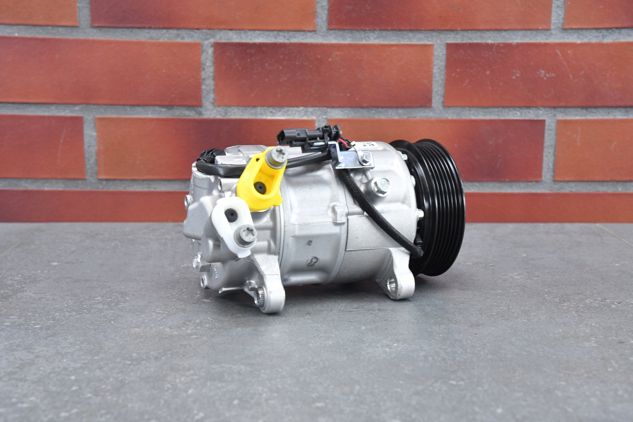 Klimakompressor MINI Cooper F54 F55 F56 F57 F60 F65 F66 9460942 image 3