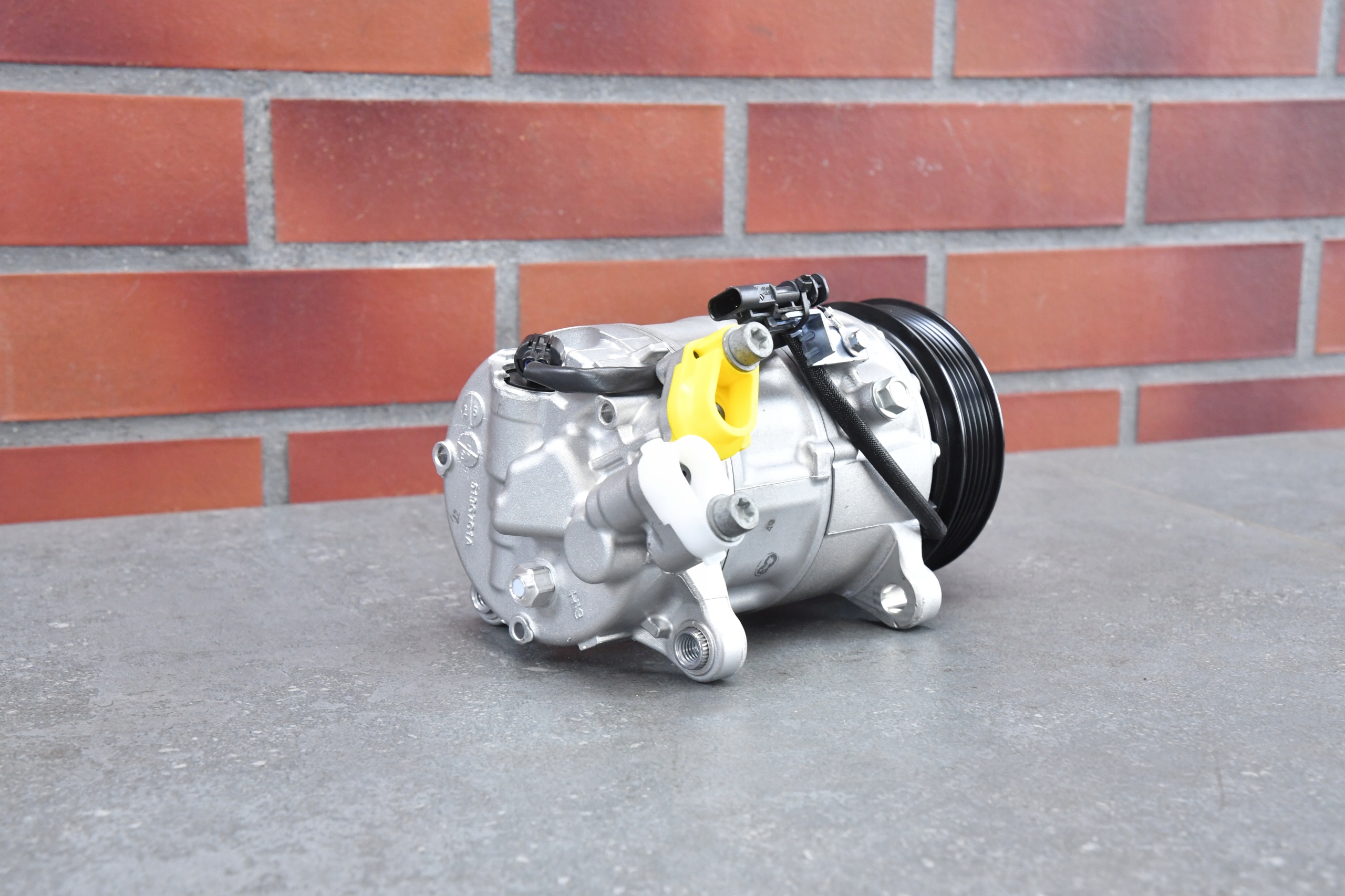 Klimakompressor MINI Cooper F54 F55 F56 F57 F60 F65 F66 9460942 image 4