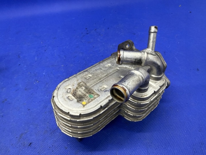 Pakokaasun EGR-jäähdytin 059131508F Audi A4 B7 A6 C6 Touareg 3.0 TDI V6