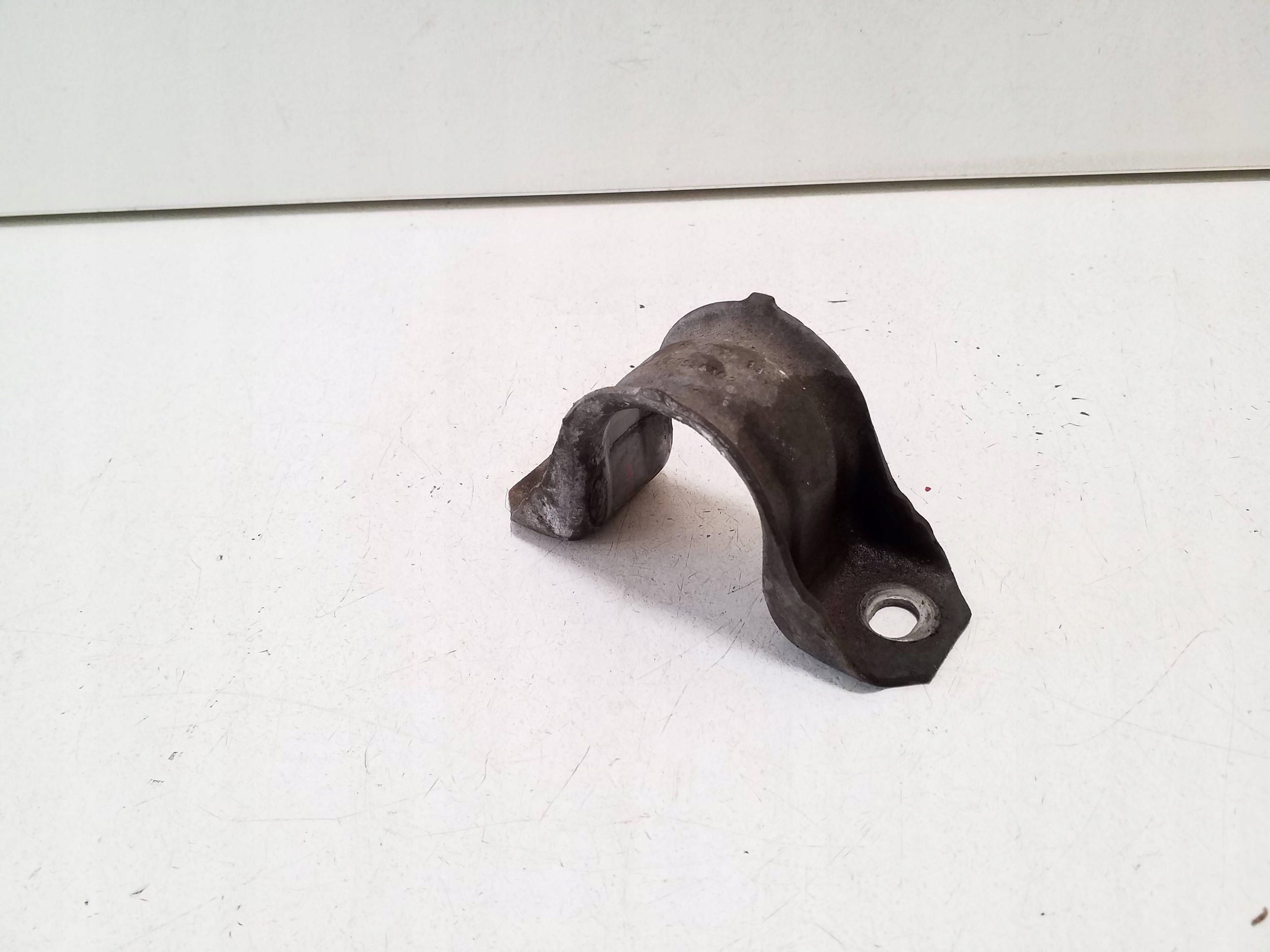 BMW X6 F16 Front Stabilizer Bracket 685926302 image 2