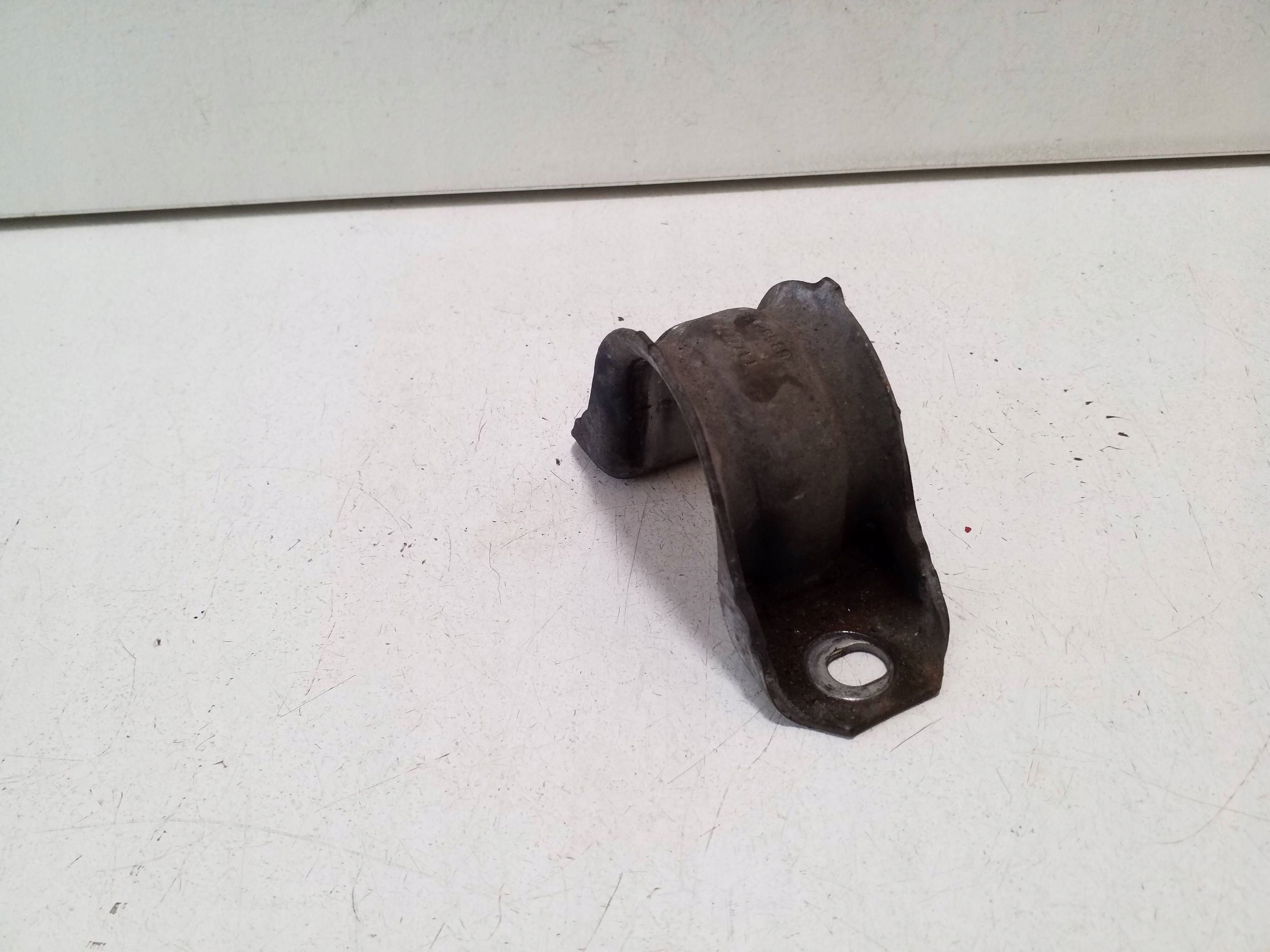 BMW X6 F16 Etummainen vakaimen puristin 685926302
