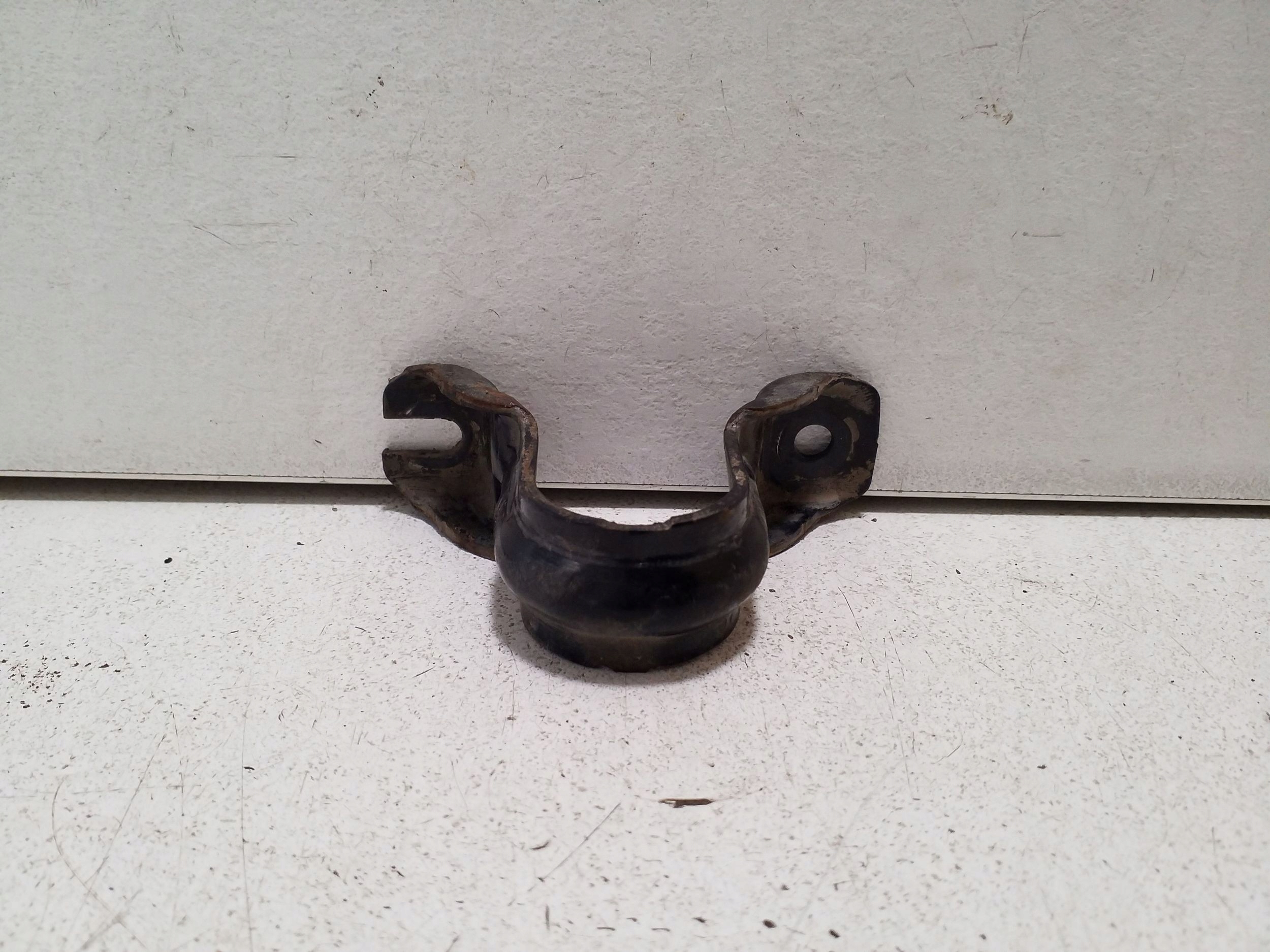 Nissan Leaf I (ZE0) Front Stabilizer Bracket VAL290214 image 2