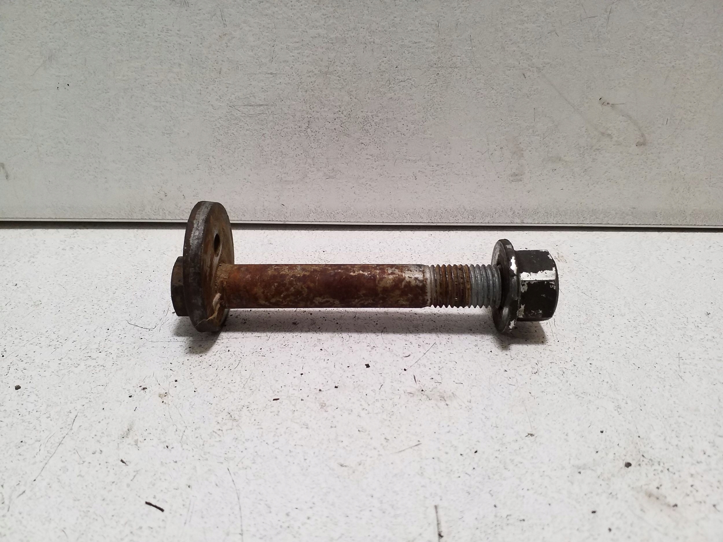 Tornillo excéntrico suspensión delantera Dodge Nitro OEM VAL274214 image 2