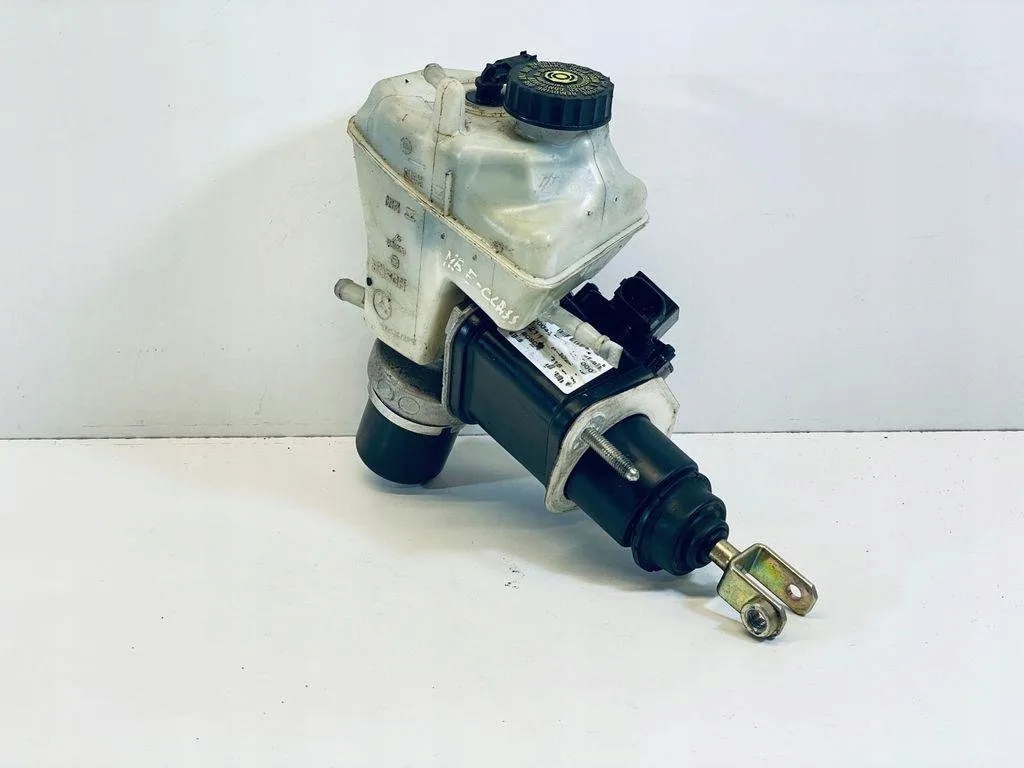MERCEDES CLS C219 jarruputki A0004300312 image 3