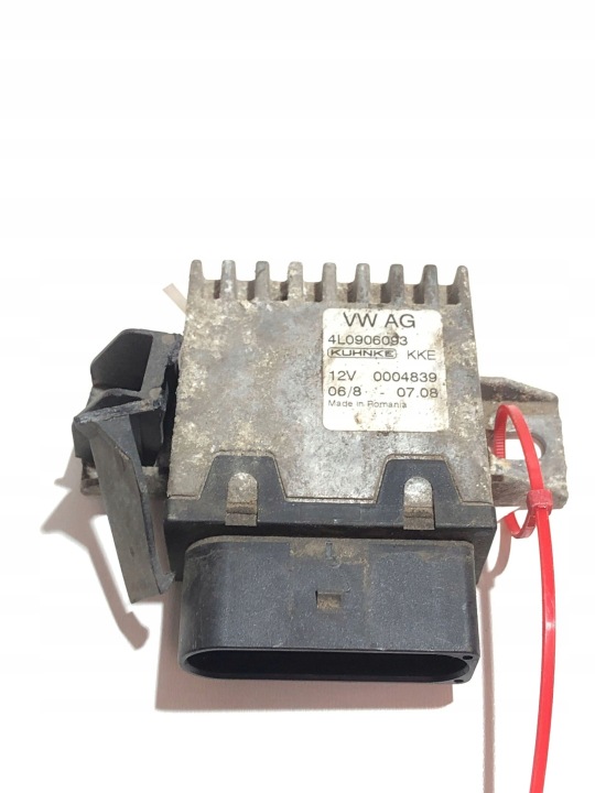 Audi Q7 4L ruiskutuspumpun ohjain 4L0906093