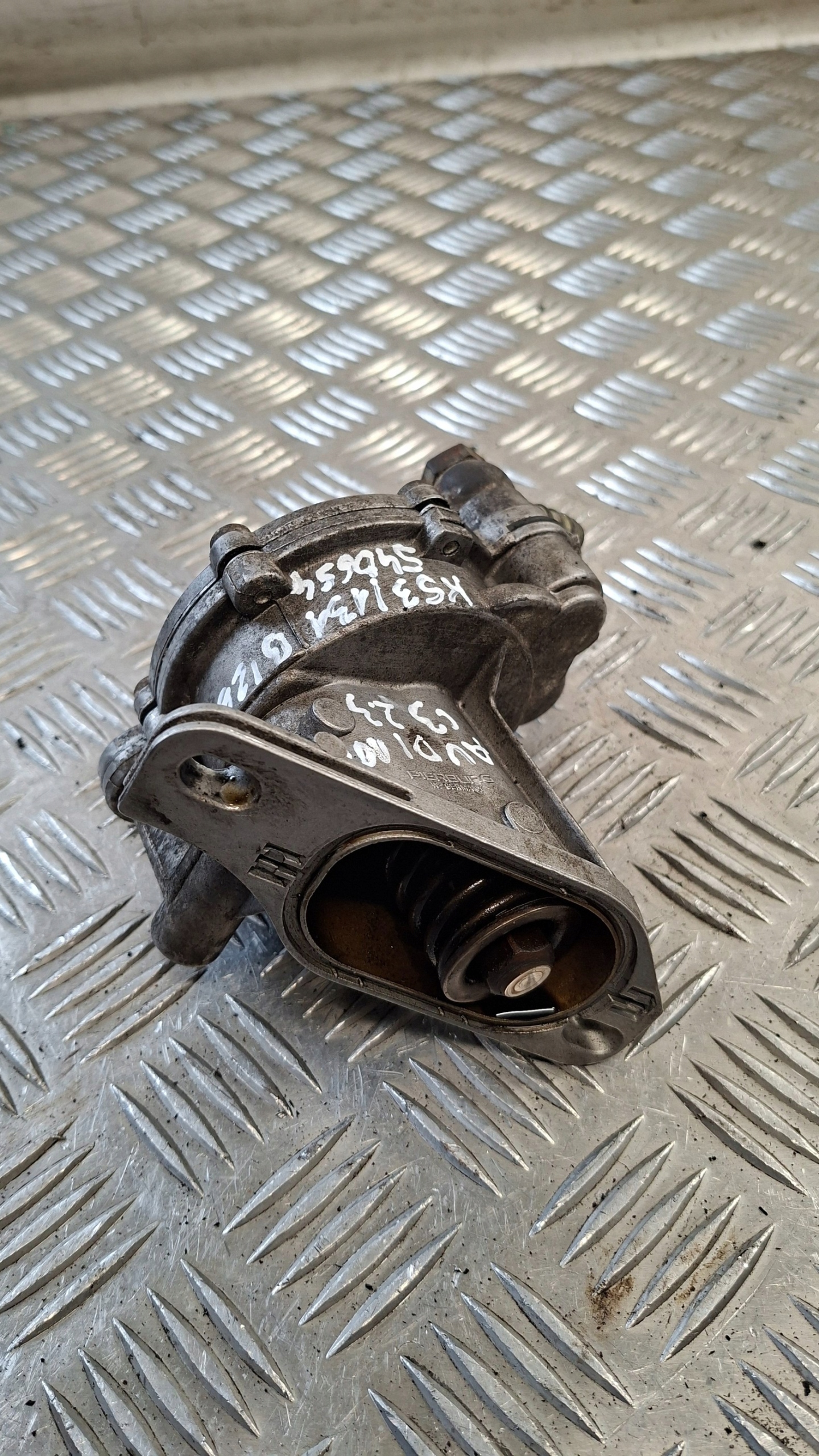 Imupumppu Audi 100 C3 2.3 OEM 054145100 image 4