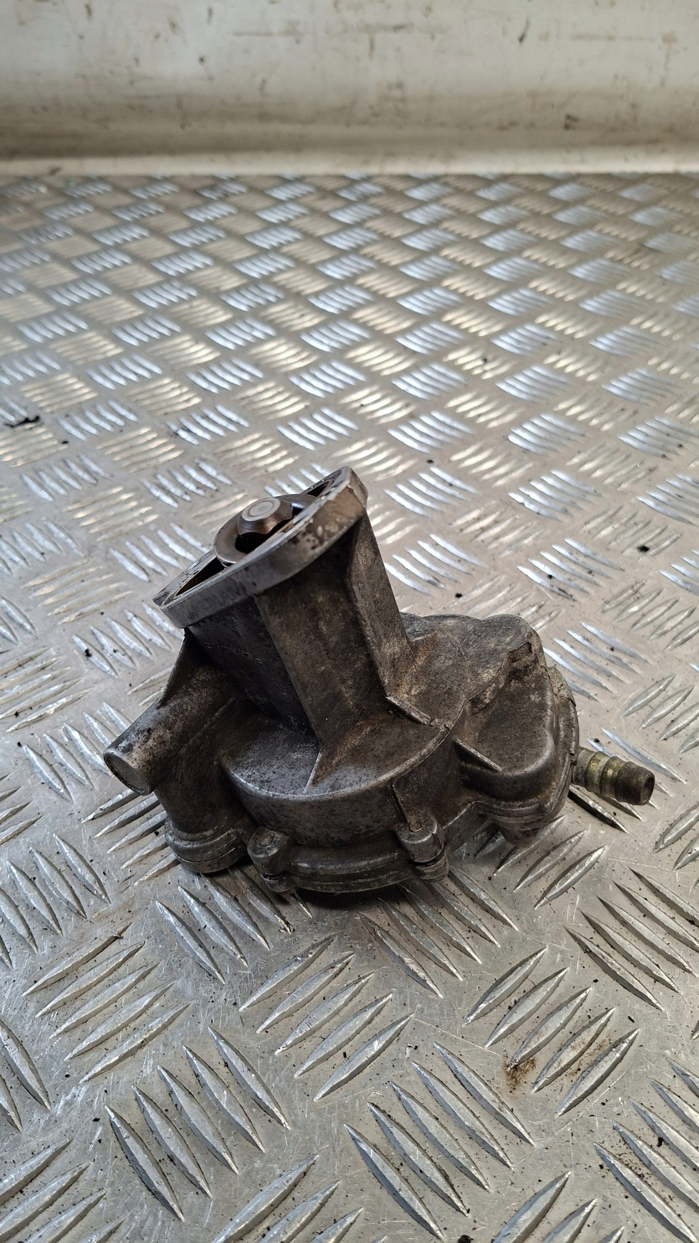Imupumppu Audi 100 C3 2.3 OEM 054145100 image 5
