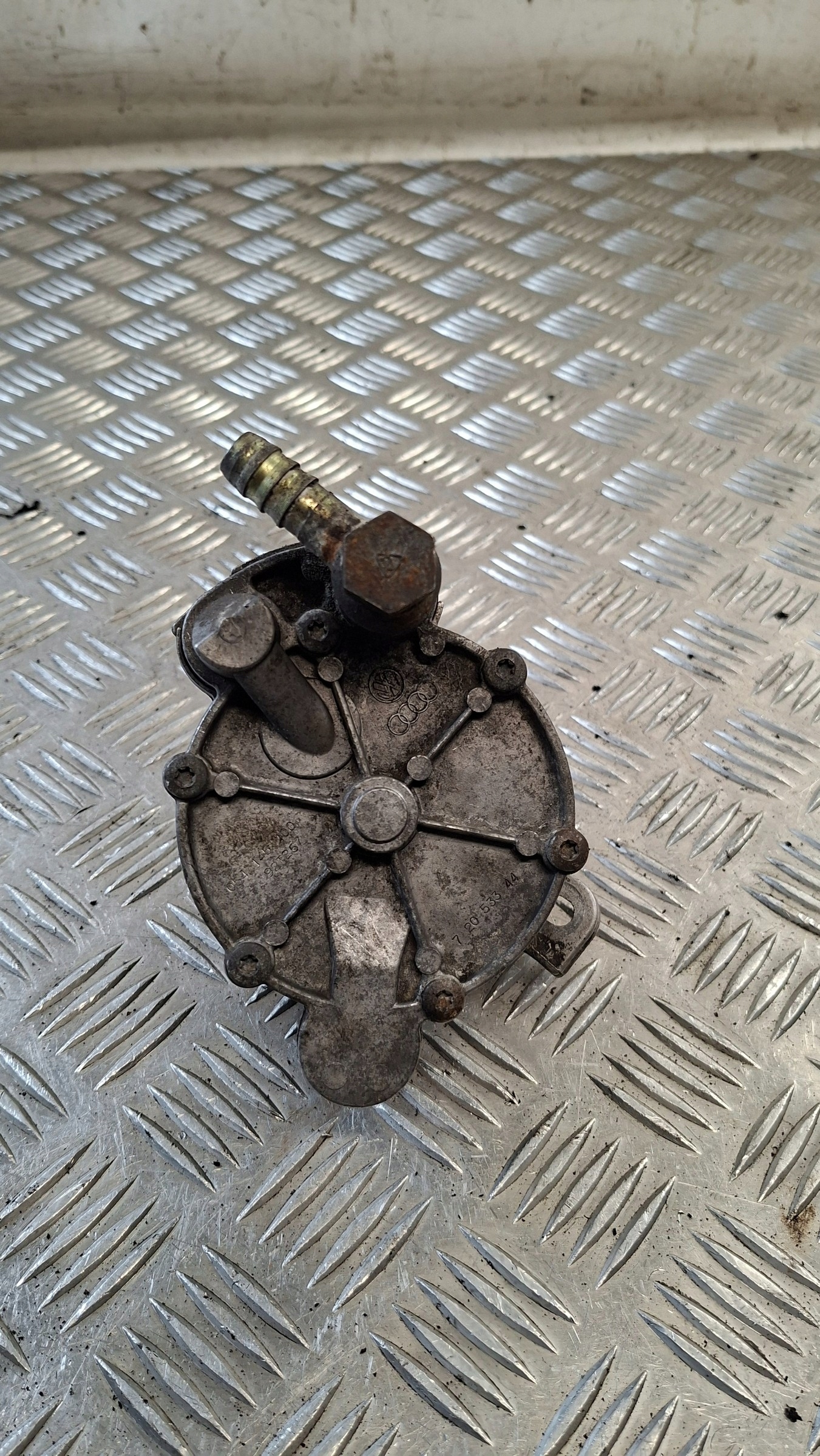 Imupumppu Audi 100 C3 2.3 OEM 054145100 image 9