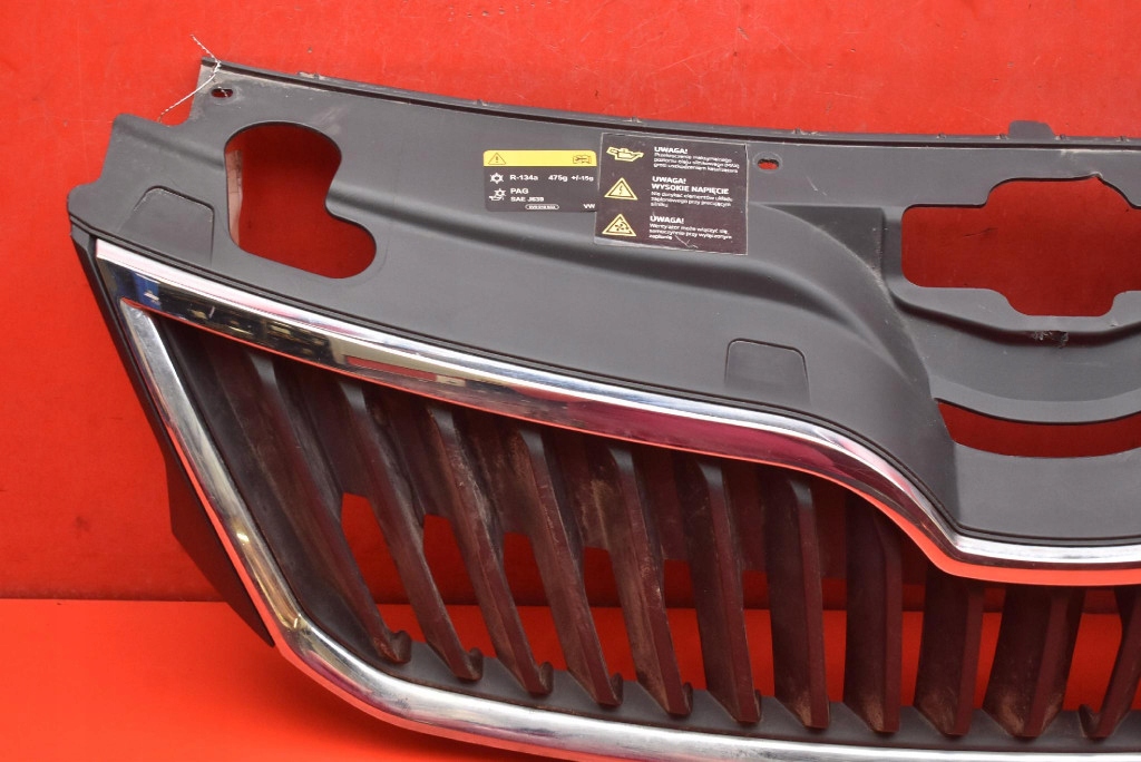 SKODA RAPID 12-17 etusäleikkö kromi