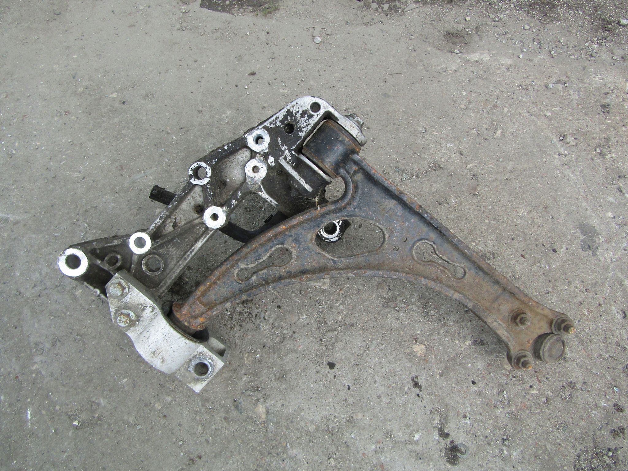 Support de bras de suspension VW Touran I 1T image 2