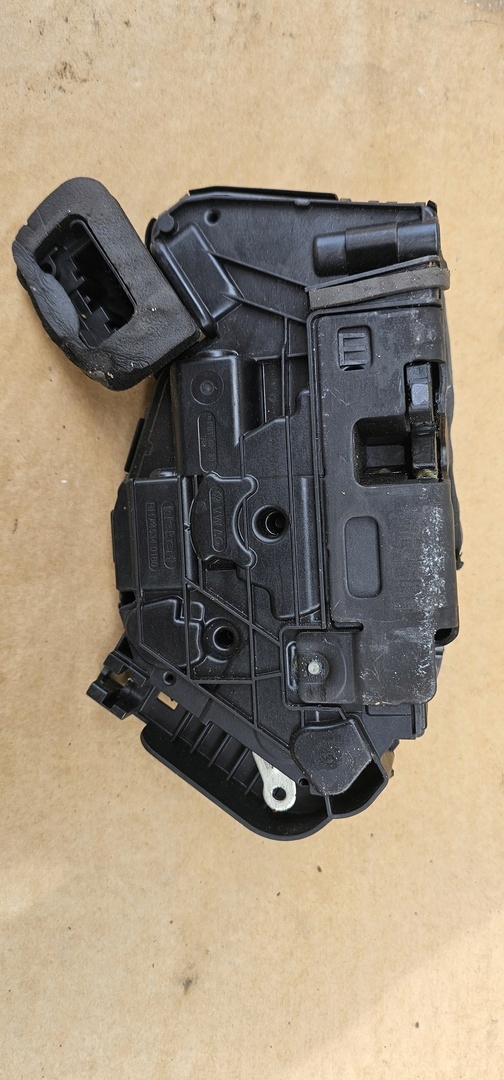 Türschloss vorne rechts VW Audi Skoda Seat OEM 5TB837016 image 3